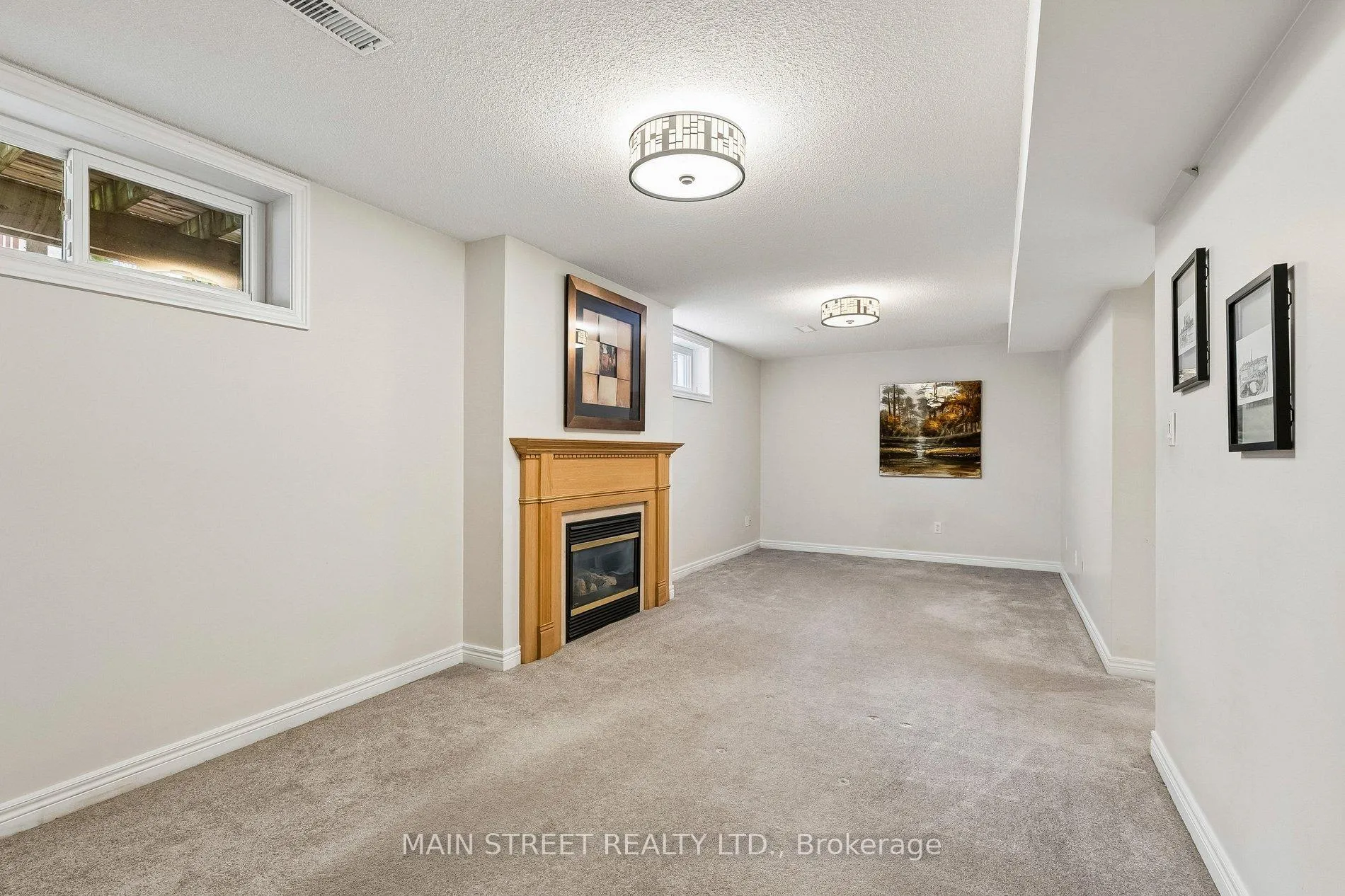 Photo 24 of 489 Cody Crescent, Newmarket, Central Newmarket — HOMEH