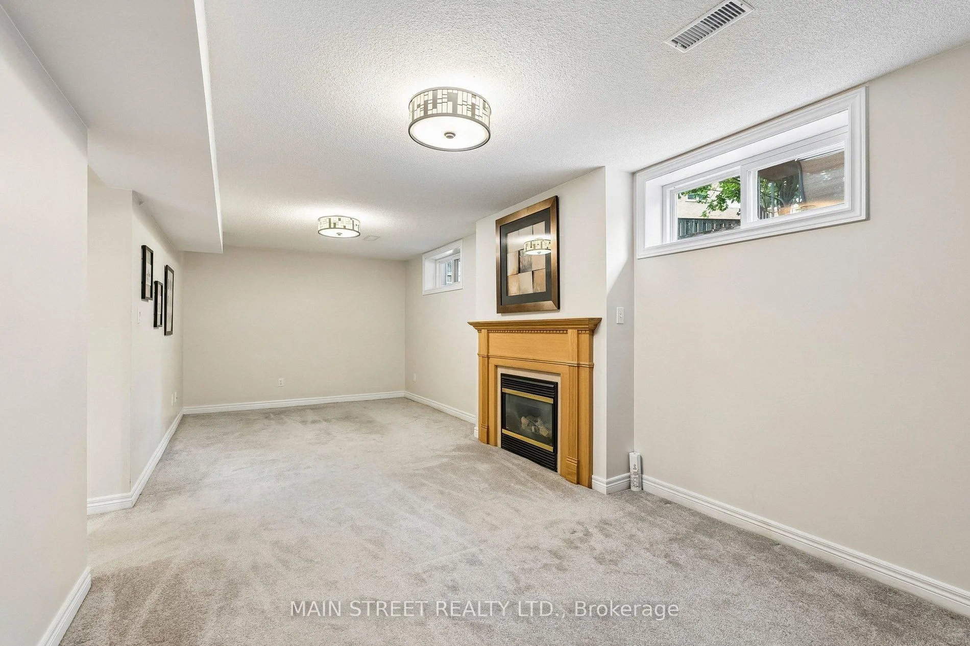 Photo 25 of 489 Cody Crescent, Newmarket, Central Newmarket — HOMEH