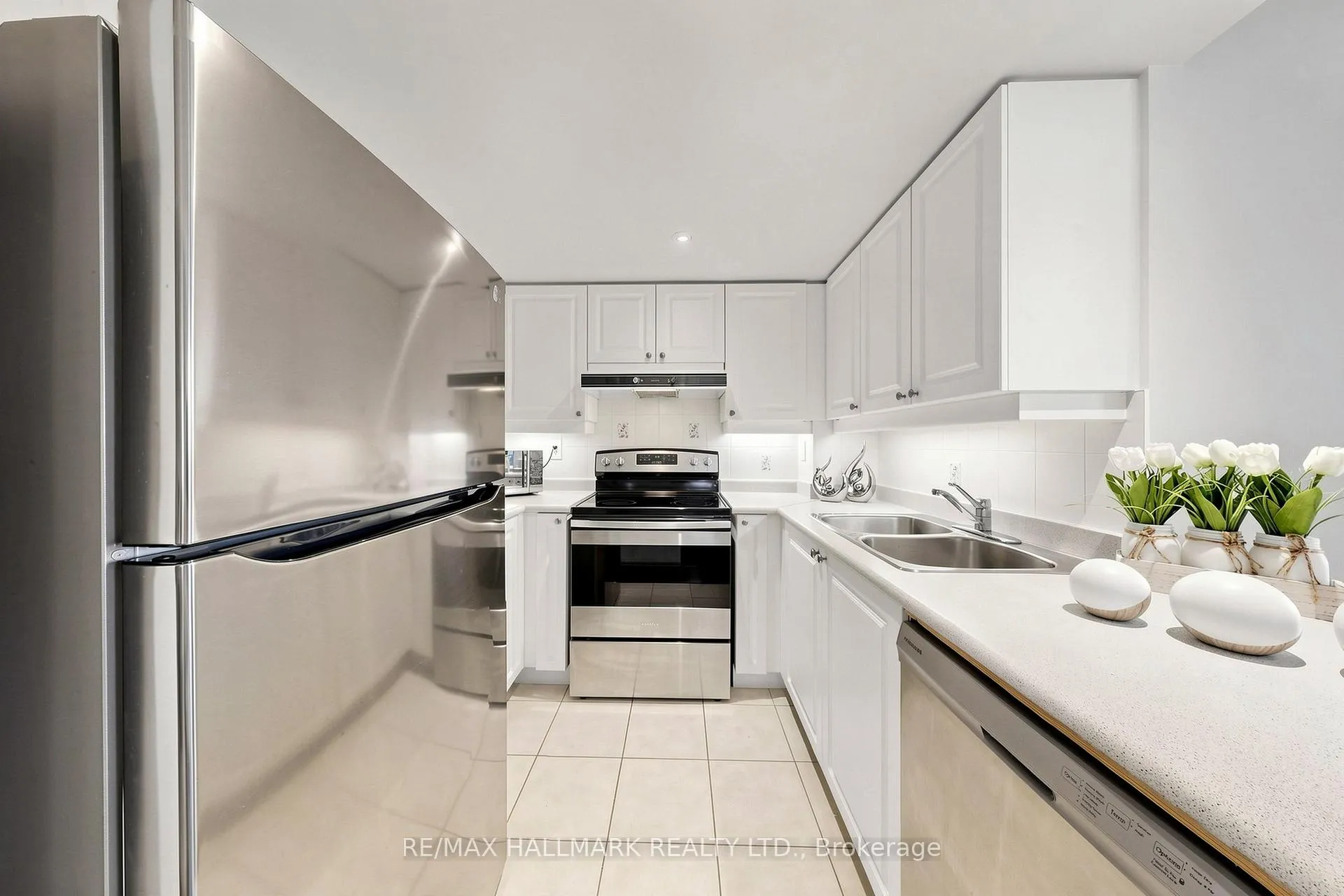 Photo 11 of Unit 1506, 3 Rean Drive, North York, Bayview Village — HOMEH