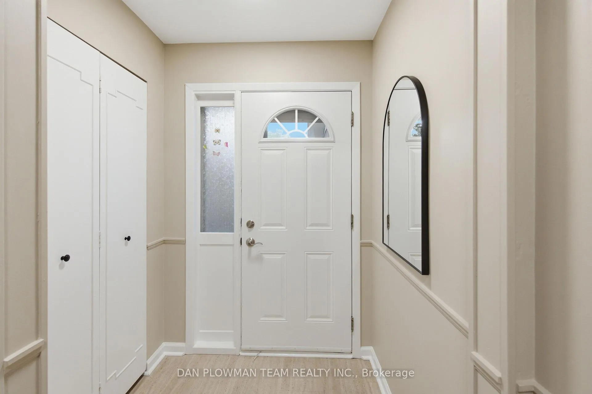 Photo 5 of 422 Lanark Drive, Oshawa, McLaughlin — HOMEH
