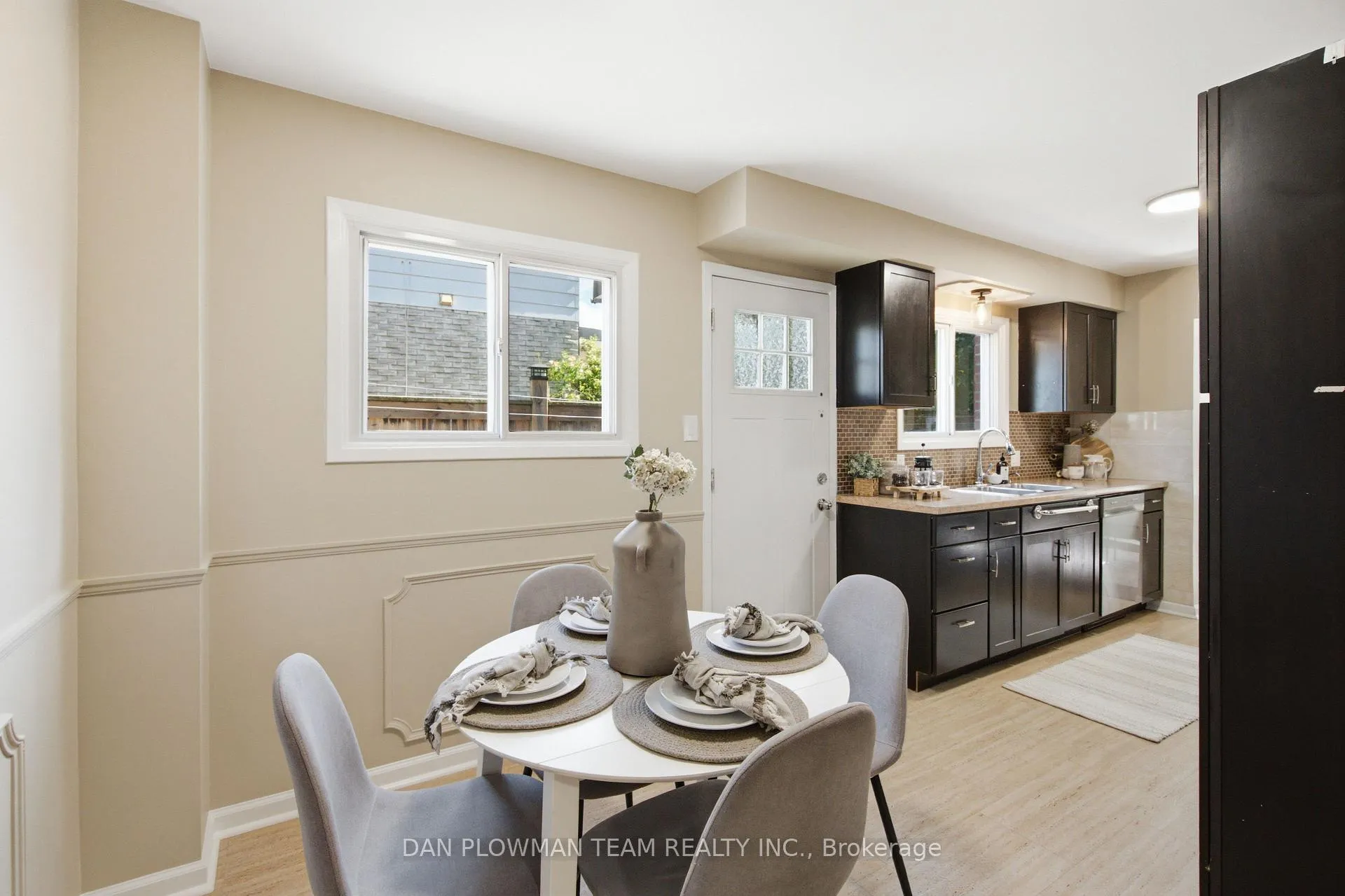 Photo 8 of 422 Lanark Drive, Oshawa, McLaughlin — HOMEH