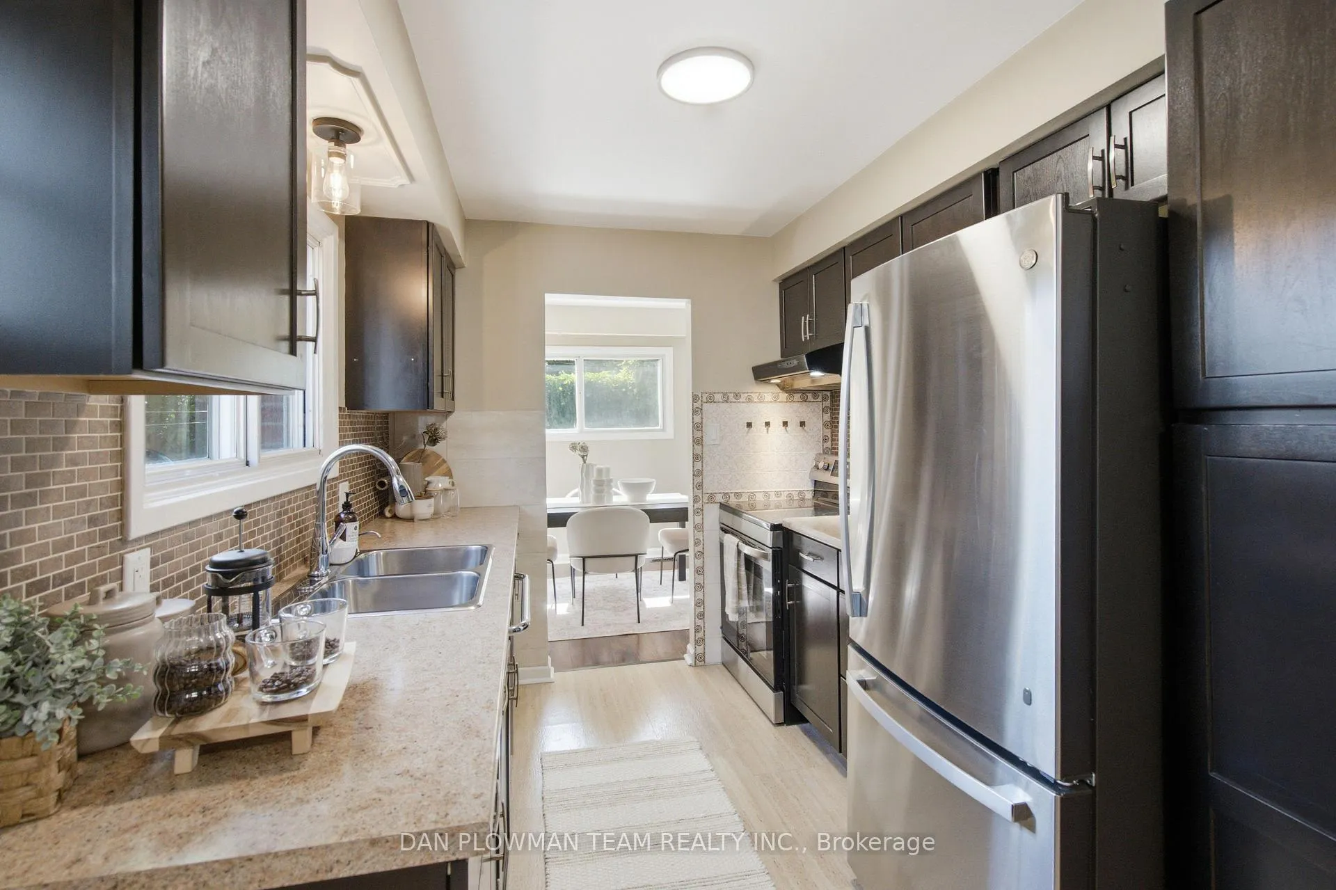 Photo 10 of 422 Lanark Drive, Oshawa, McLaughlin — HOMEH