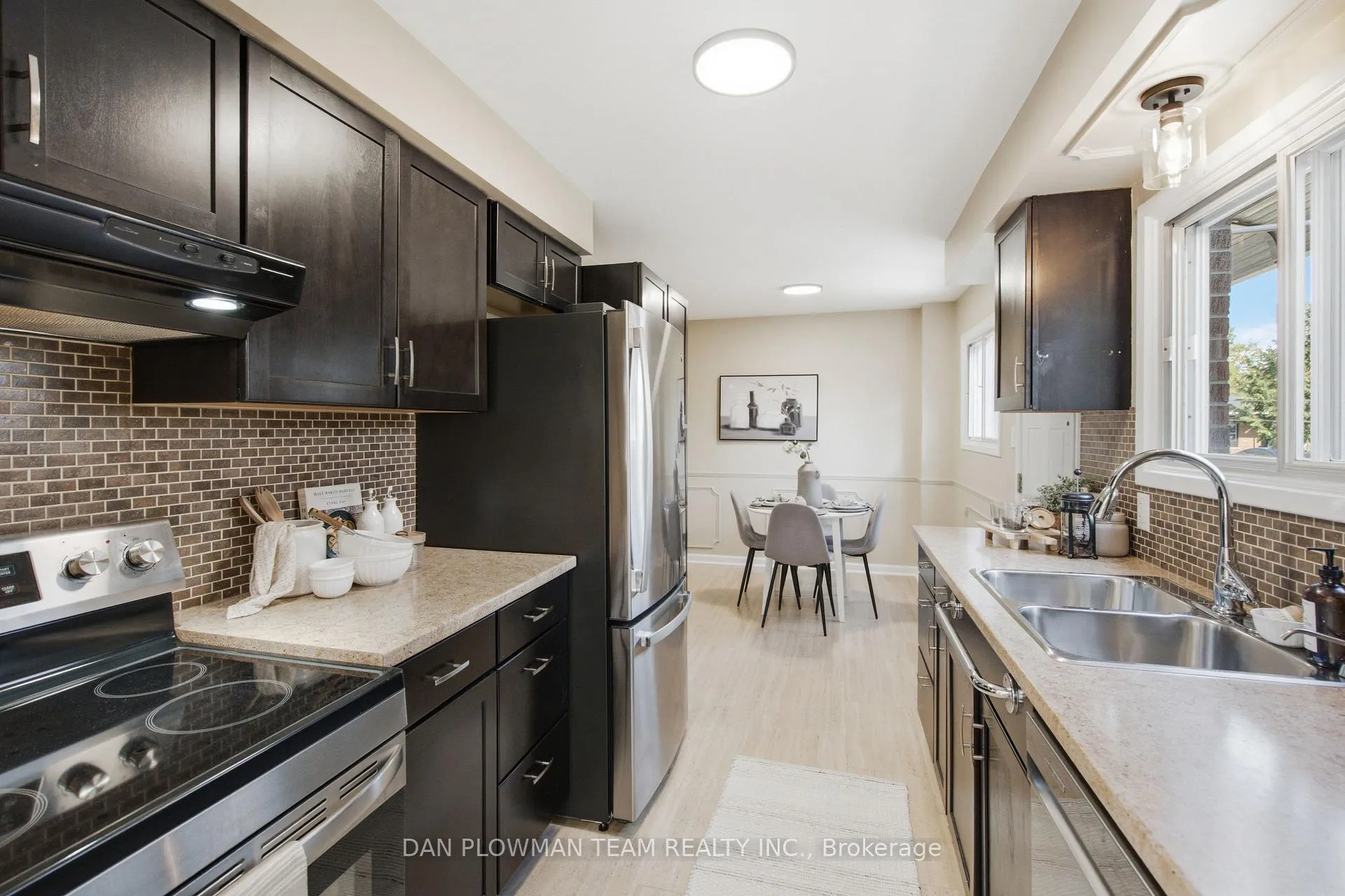 Photo 11 of 422 Lanark Drive, Oshawa, McLaughlin — HOMEH