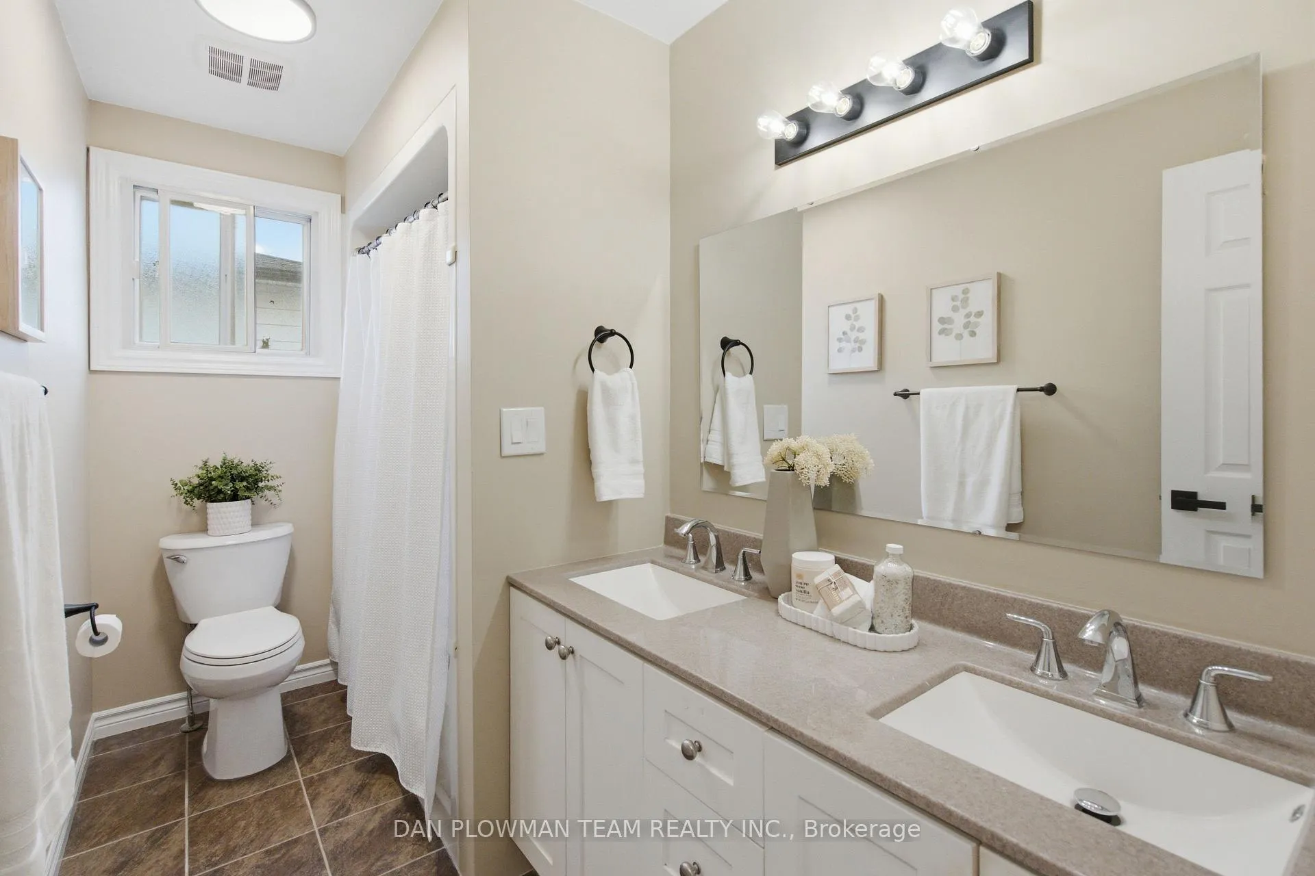 Photo 25 of 422 Lanark Drive, Oshawa, McLaughlin — HOMEH