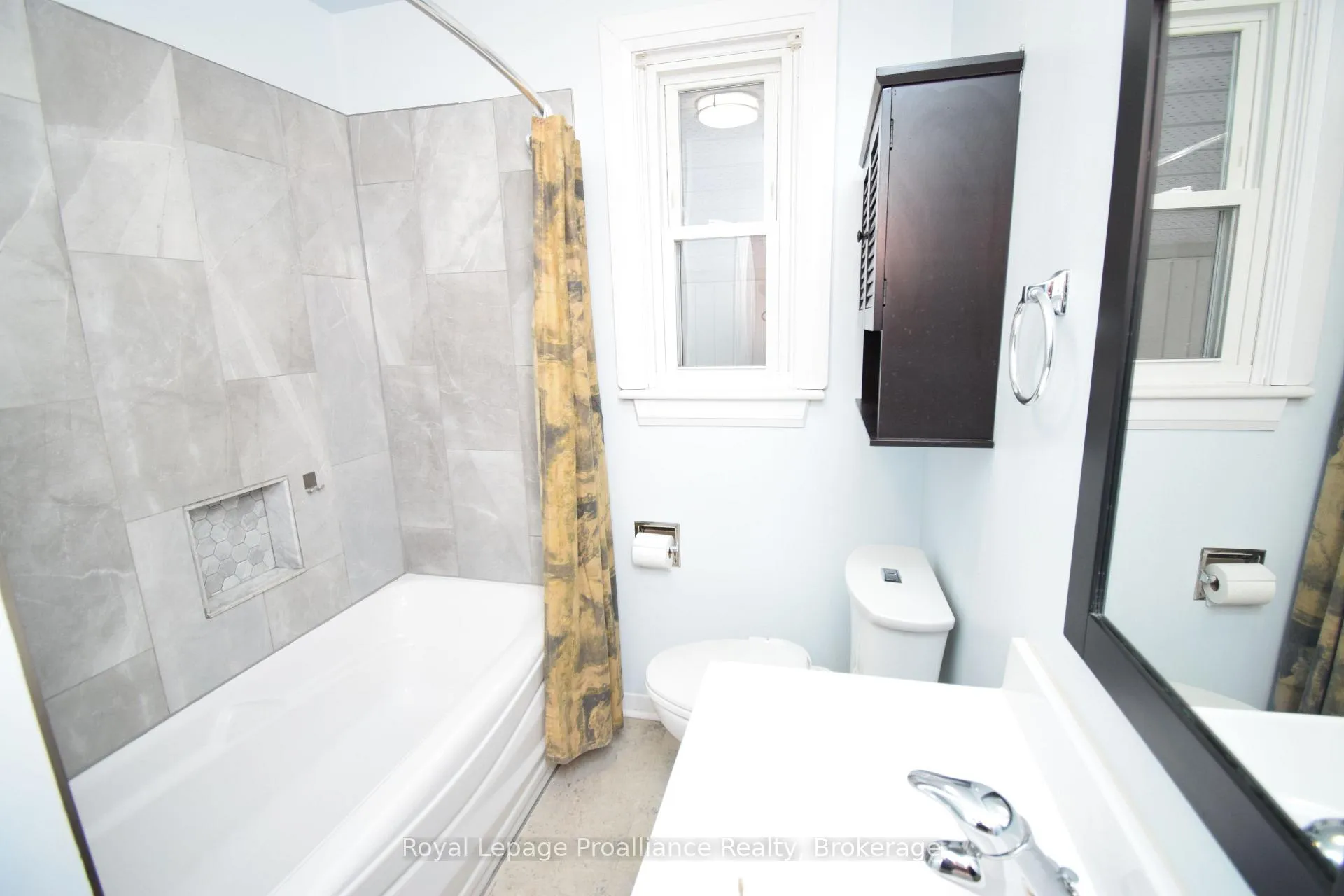 Photo 15 of 22 Reynolds Crescent, Belleville, Belleville Ward — HOMEH