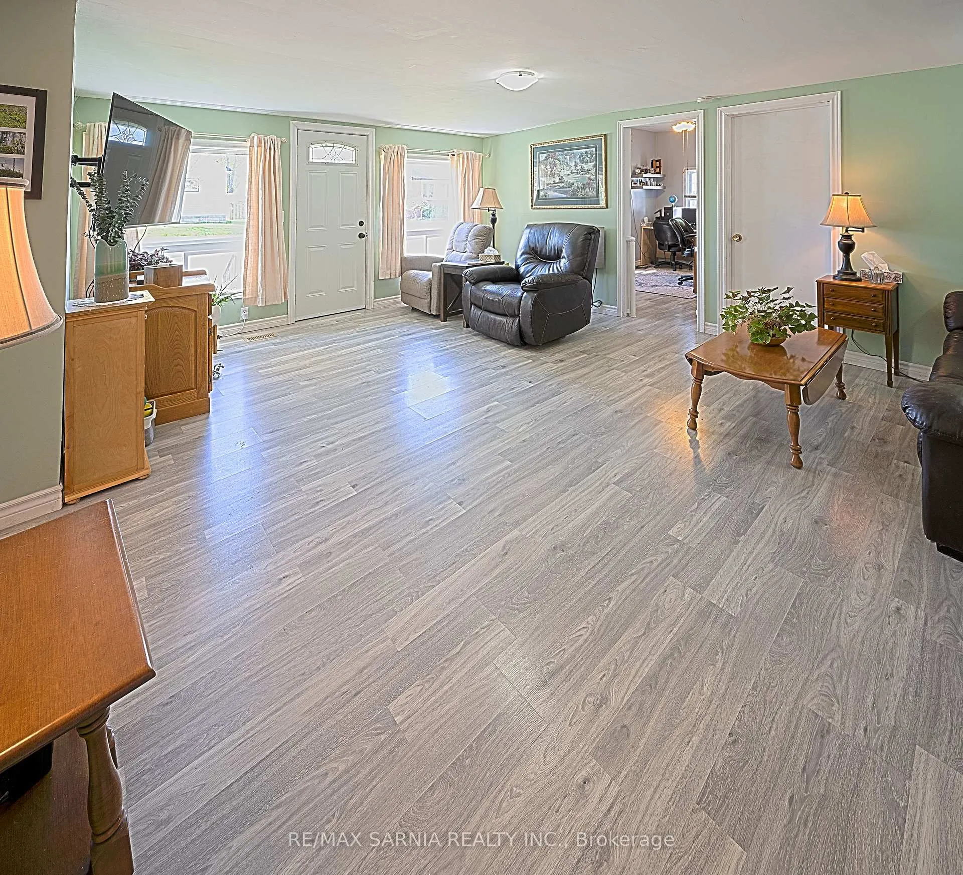 Photo 5 of 6238 Townsend Line, Lambton Shores, Forest — HOMEH