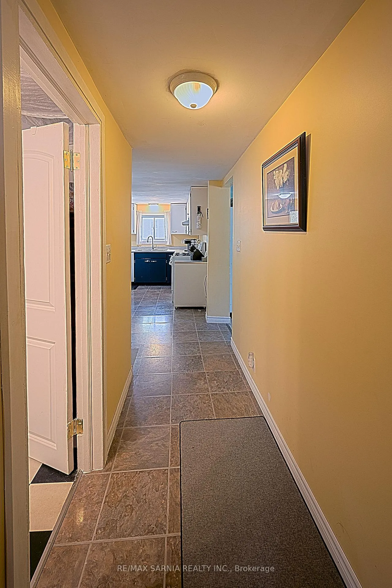 Photo 8 of 6238 Townsend Line, Lambton Shores, Forest — HOMEH