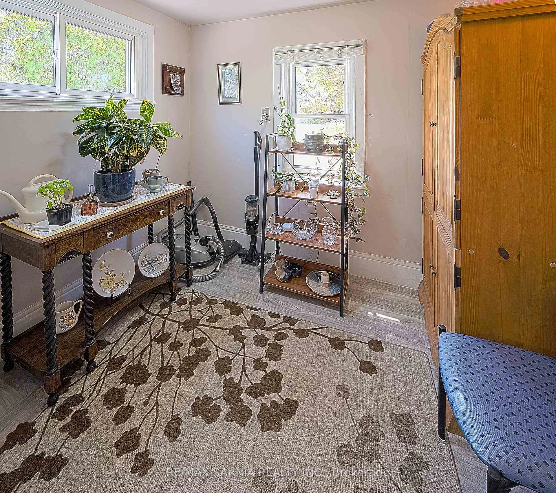 Photo 16 of 6238 Townsend Line, Lambton Shores, Forest — HOMEH