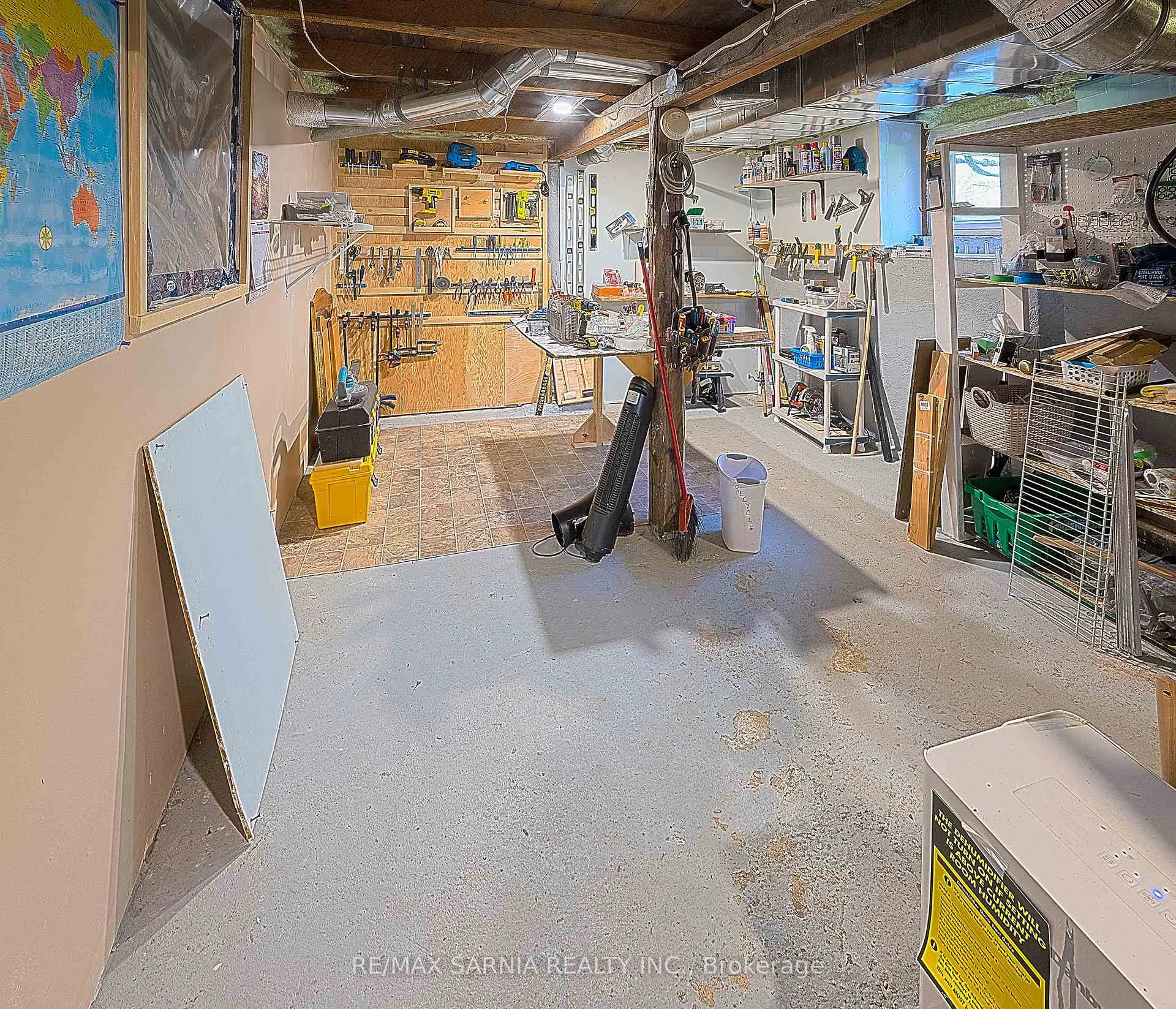 Photo 22 of 6238 Townsend Line, Lambton Shores, Forest — HOMEH