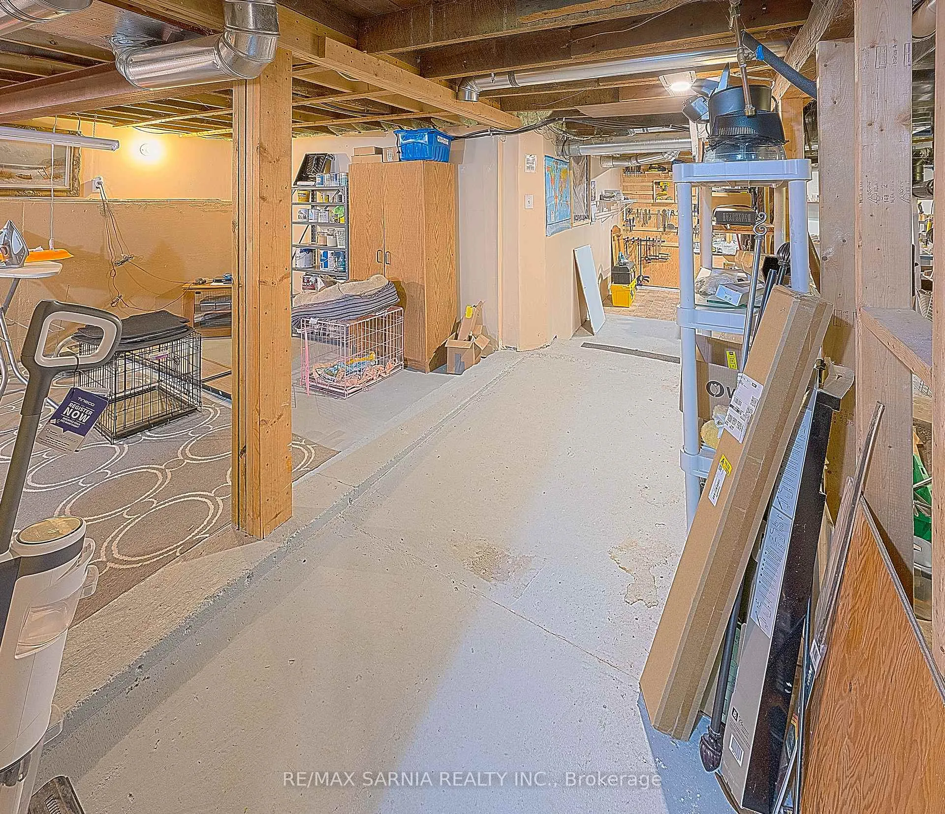 Photo 24 of 6238 Townsend Line, Lambton Shores, Forest — HOMEH