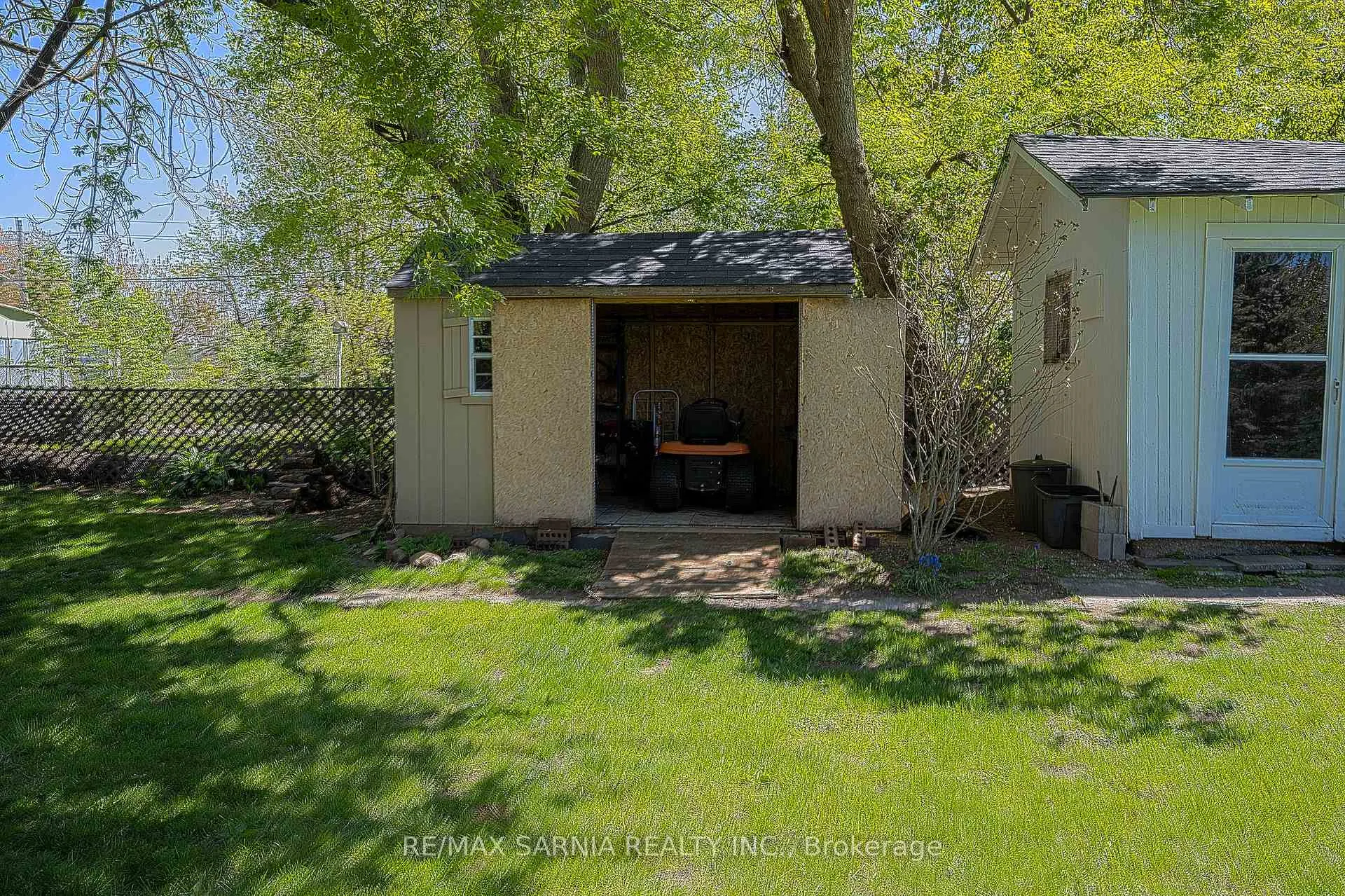 Photo 29 of 6238 Townsend Line, Lambton Shores, Forest — HOMEH