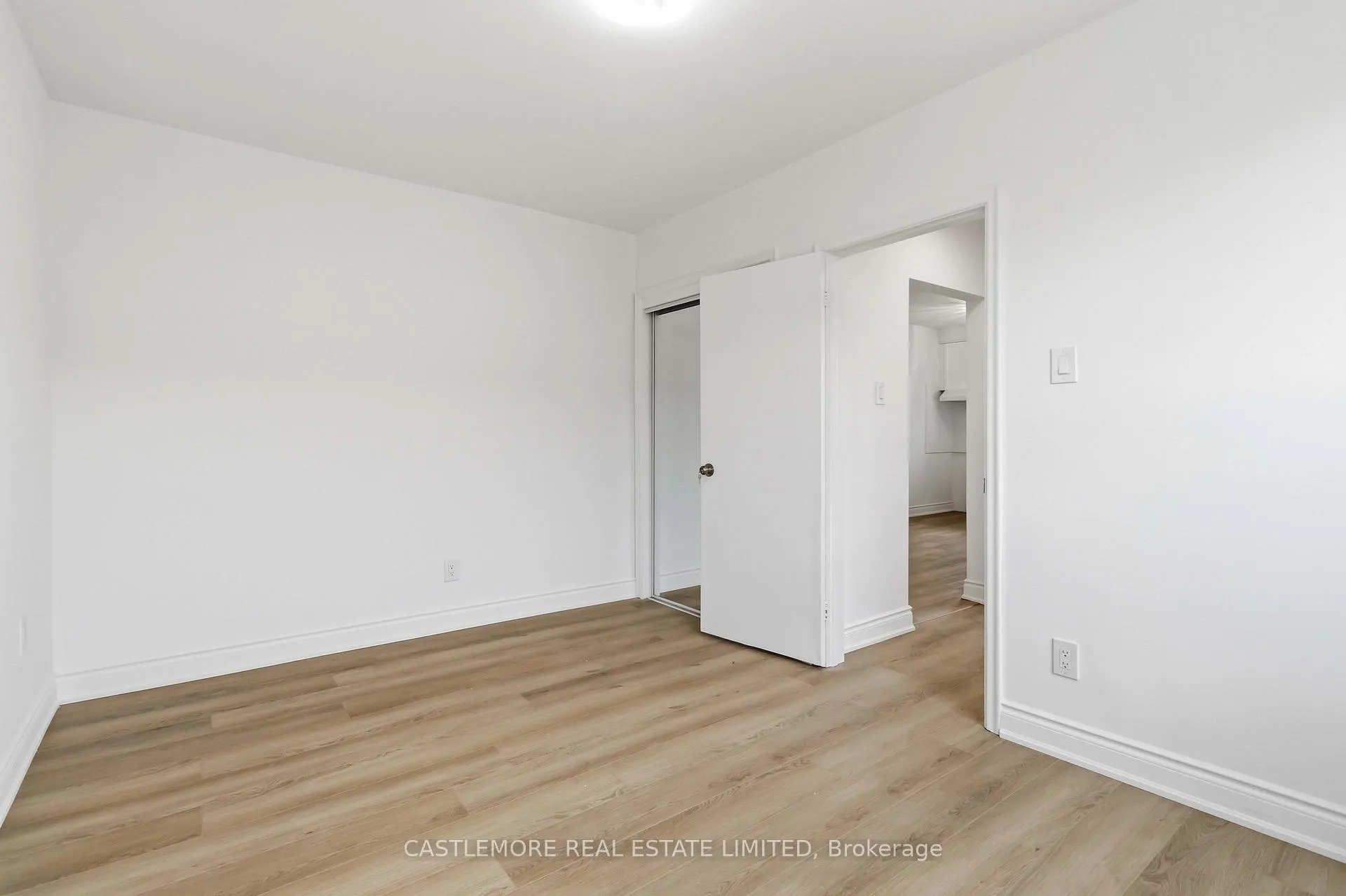 Photo 10 of 9 allenby Avenue, Etobicoke, Elms-Old Rexdale — HOMEH