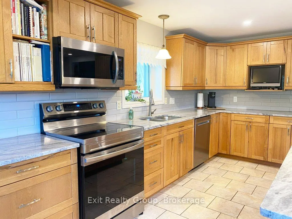 Photo 7 of 1466 Carman Road, Quinte West, Murray Ward — HOMEH