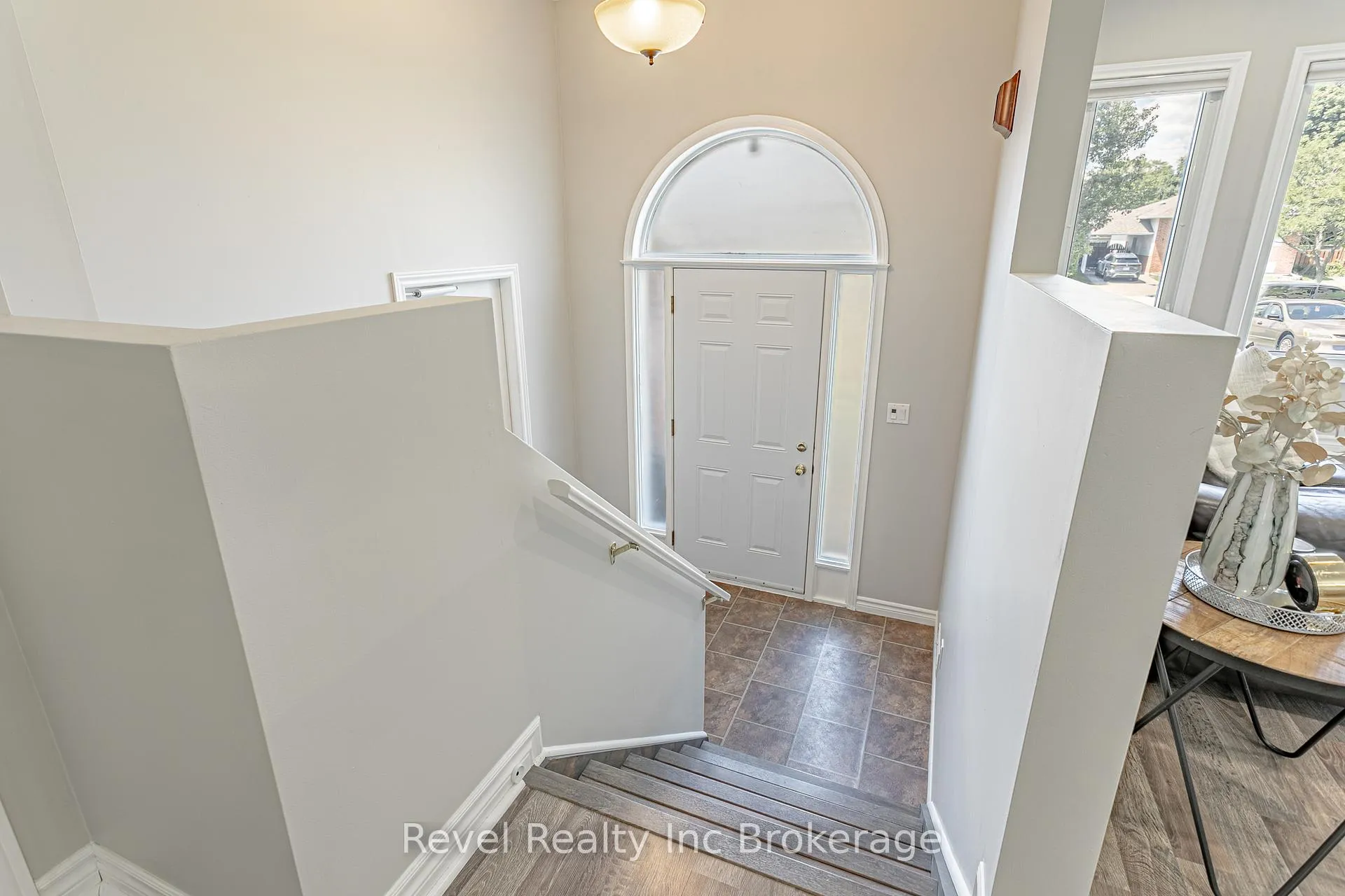 Photo 5 of 7 Childerhose Crescent, Brantford, Lynden Hills — HOMEH