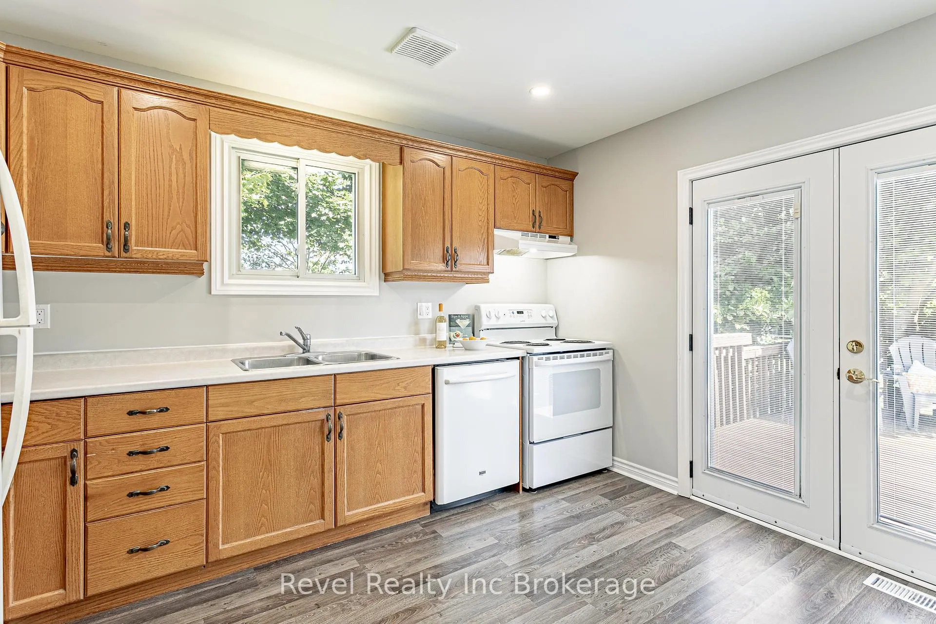 Photo 13 of 7 Childerhose Crescent, Brantford, Lynden Hills — HOMEH
