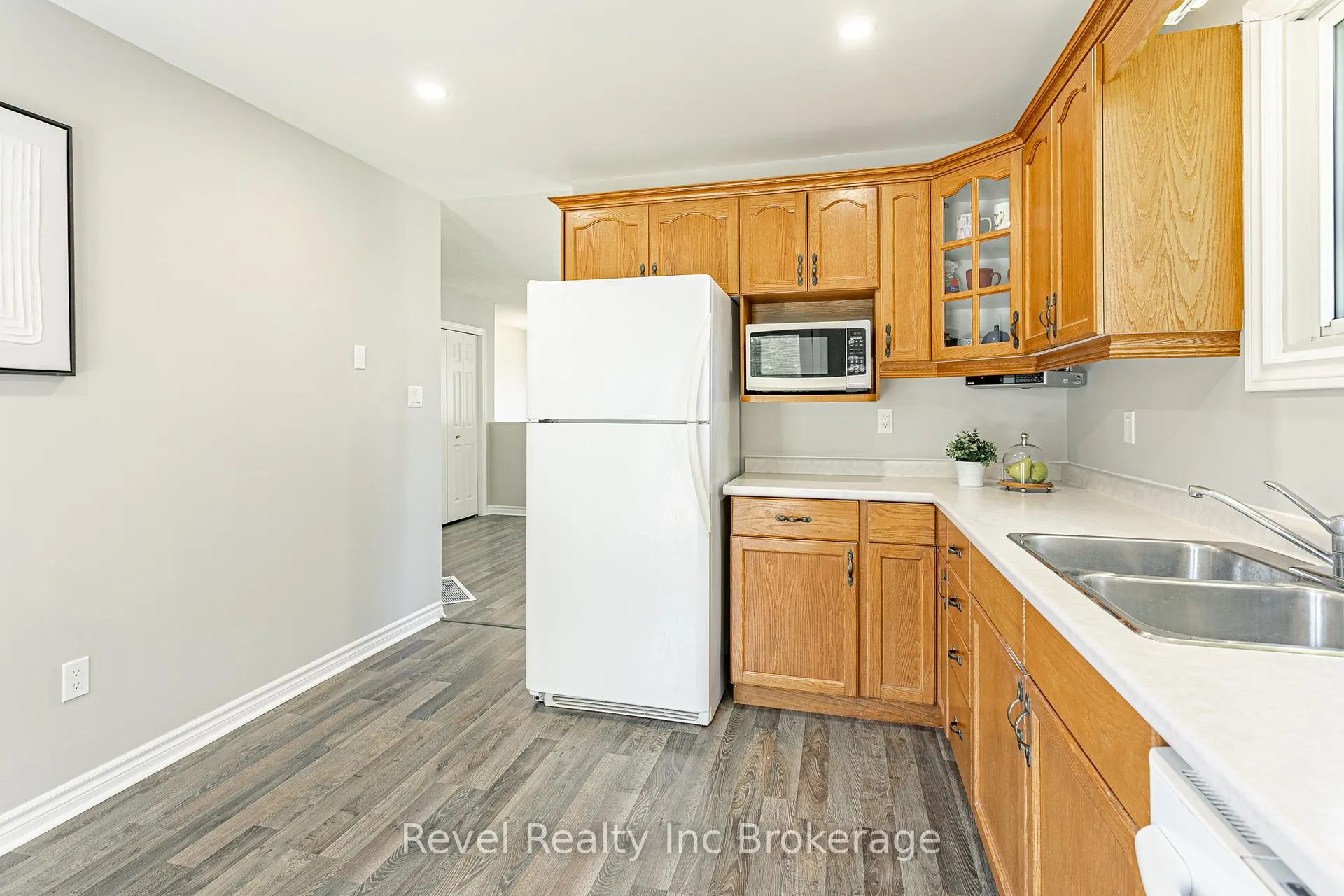 Photo 15 of 7 Childerhose Crescent, Brantford, Lynden Hills — HOMEH