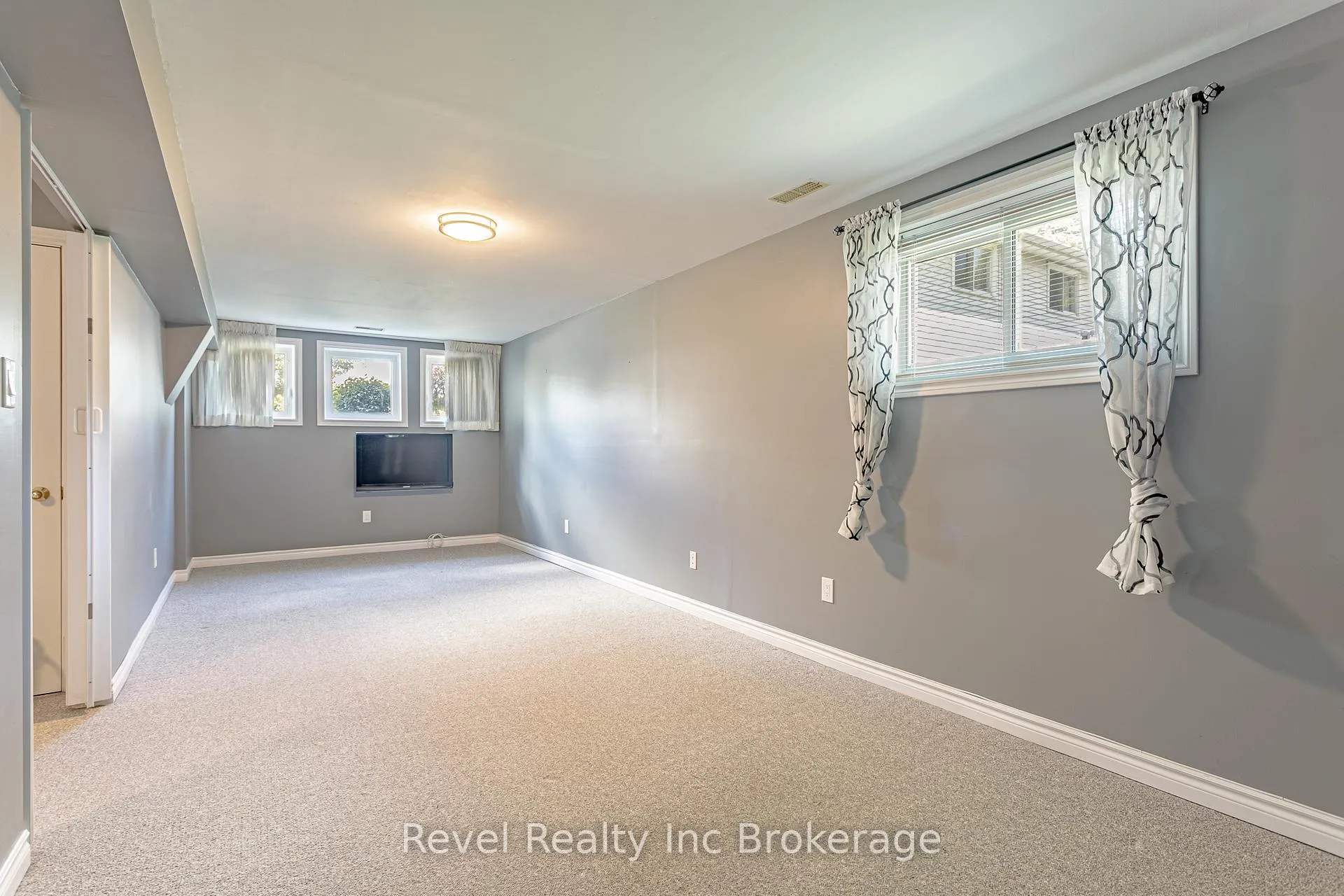 Photo 25 of 7 Childerhose Crescent, Brantford, Lynden Hills — HOMEH