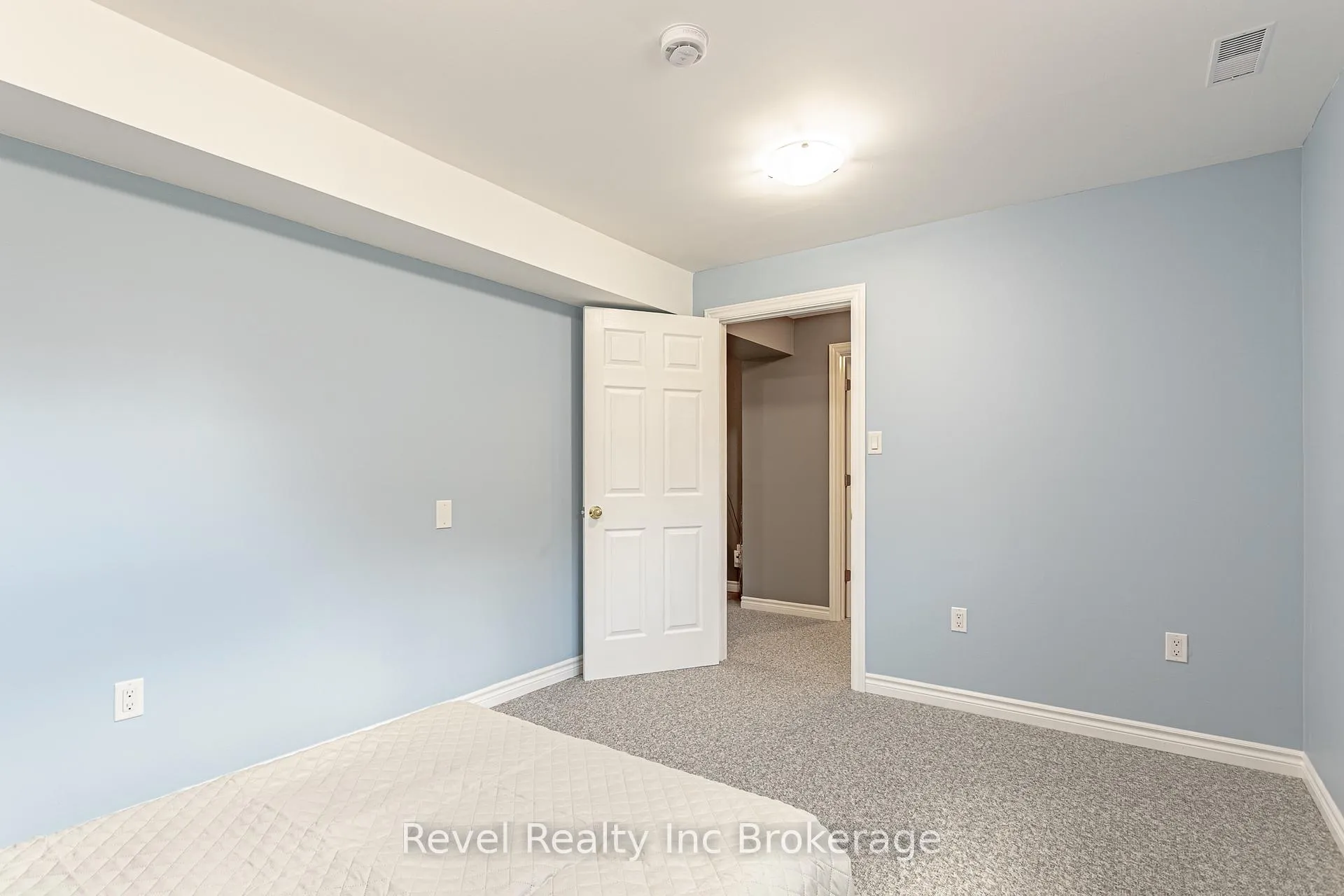 Photo 30 of 7 Childerhose Crescent, Brantford, Lynden Hills — HOMEH