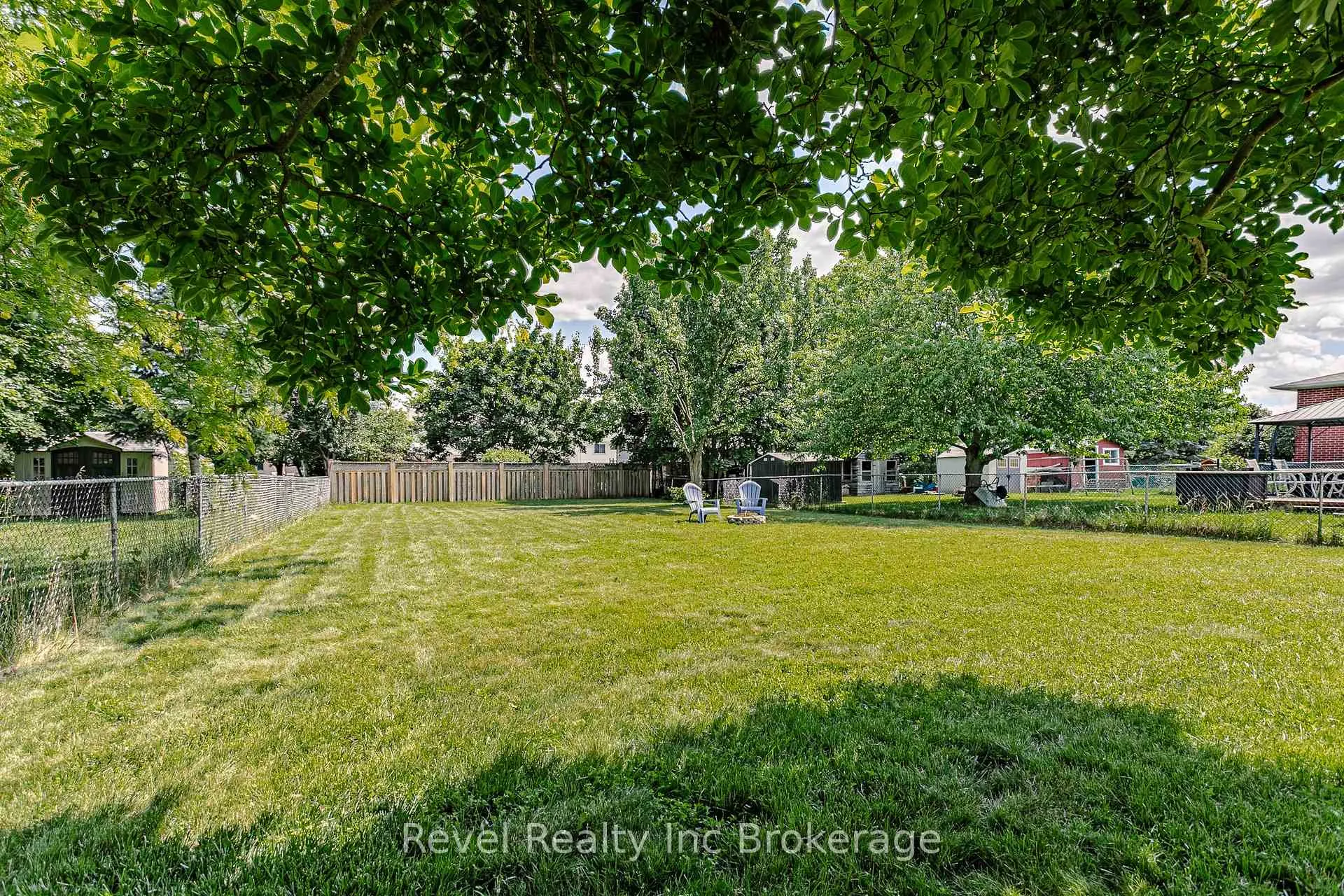 Photo 35 of 7 Childerhose Crescent, Brantford, Lynden Hills — HOMEH