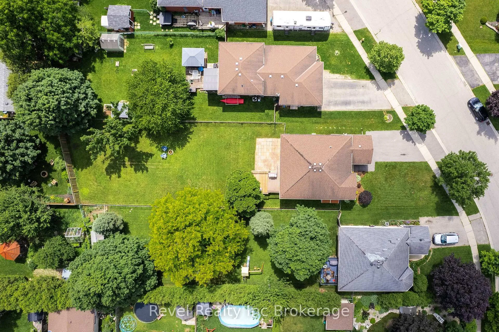 Photo 37 of 7 Childerhose Crescent, Brantford, Lynden Hills — HOMEH