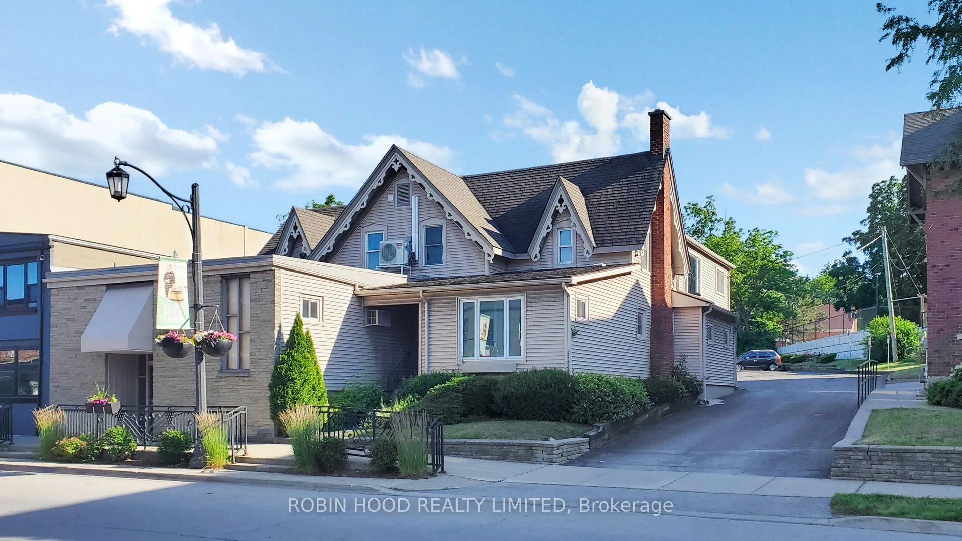 Front of Unit 14, 4998 King Street