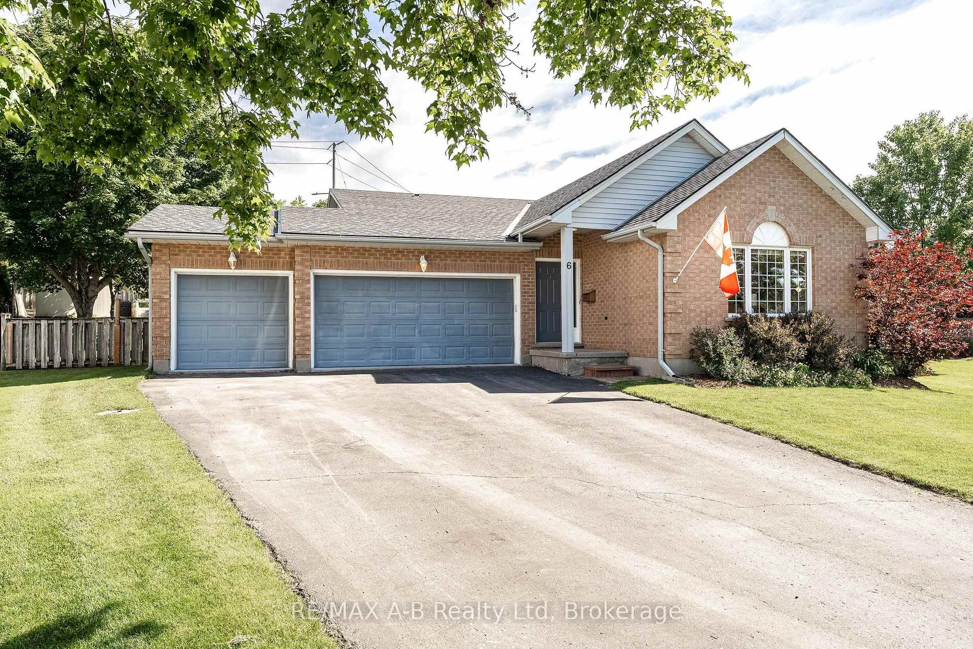 Photo 2 of 6 Meadowridge Court, St. Marys — HOMEH