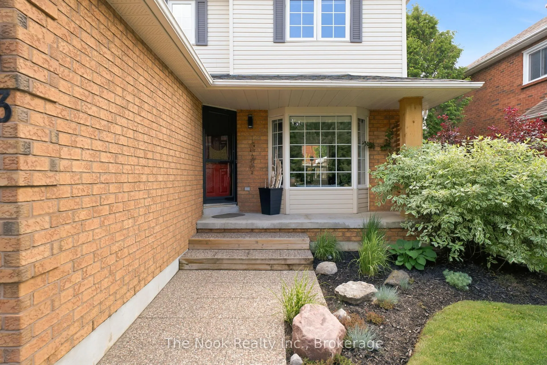 Photo 3 of 23 Thornbury Street, Clarington, Courtice — HOMEH