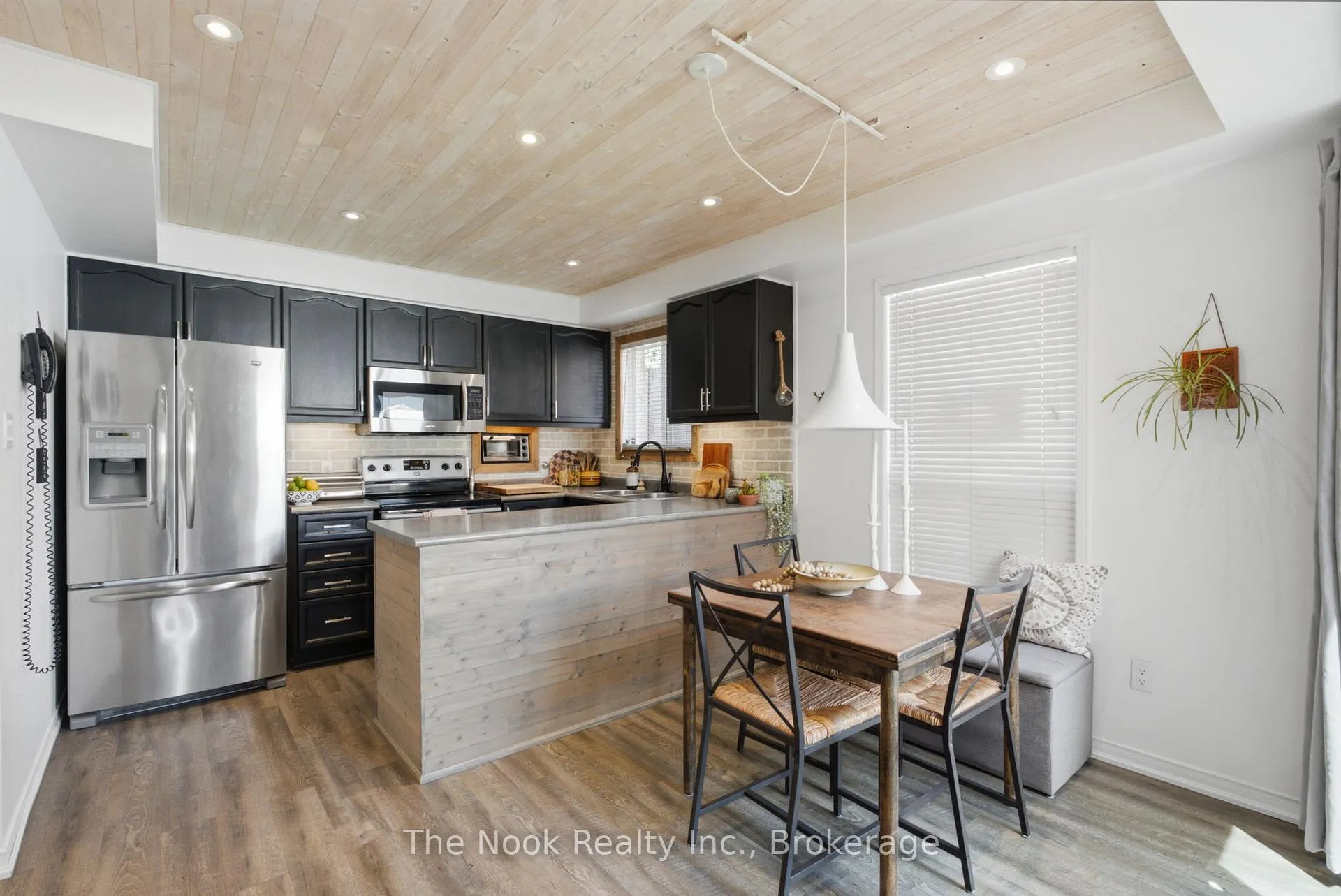 Photo 7 of 23 Thornbury Street, Clarington, Courtice — HOMEH