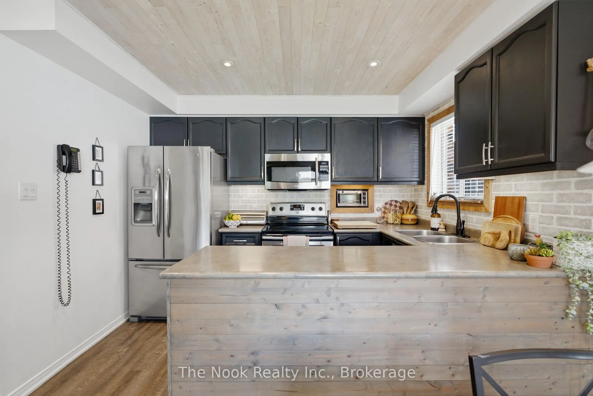 Photo 8 of 23 Thornbury Street, Clarington, Courtice — HOMEH