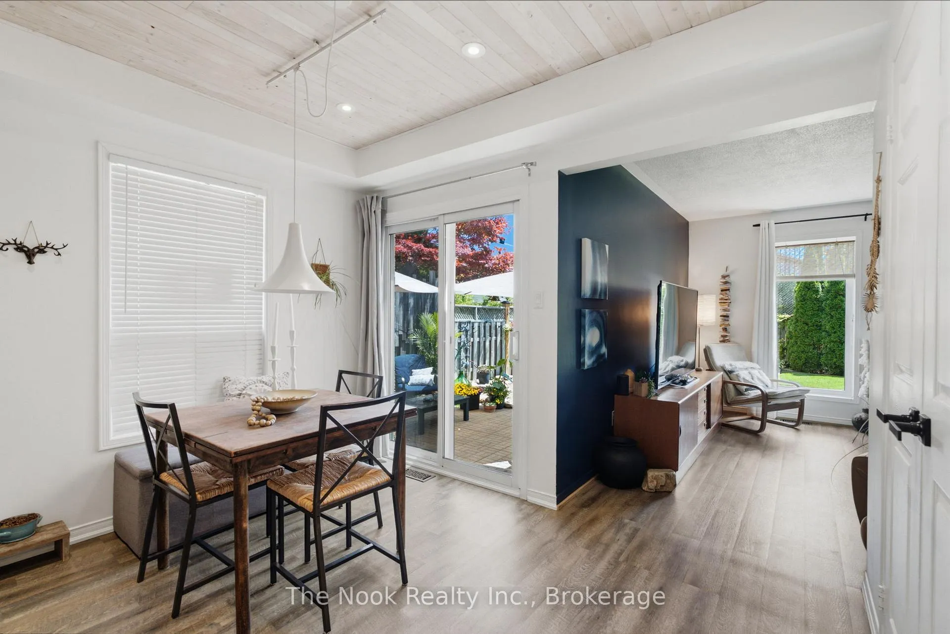 Photo 9 of 23 Thornbury Street, Clarington, Courtice — HOMEH