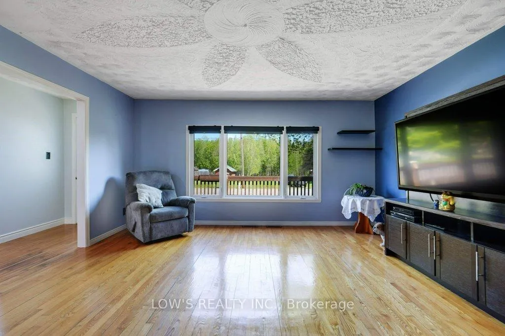 Photo 6 of 1504 Ste Anne Road, Champlain, Champlain Twp — HOMEH
