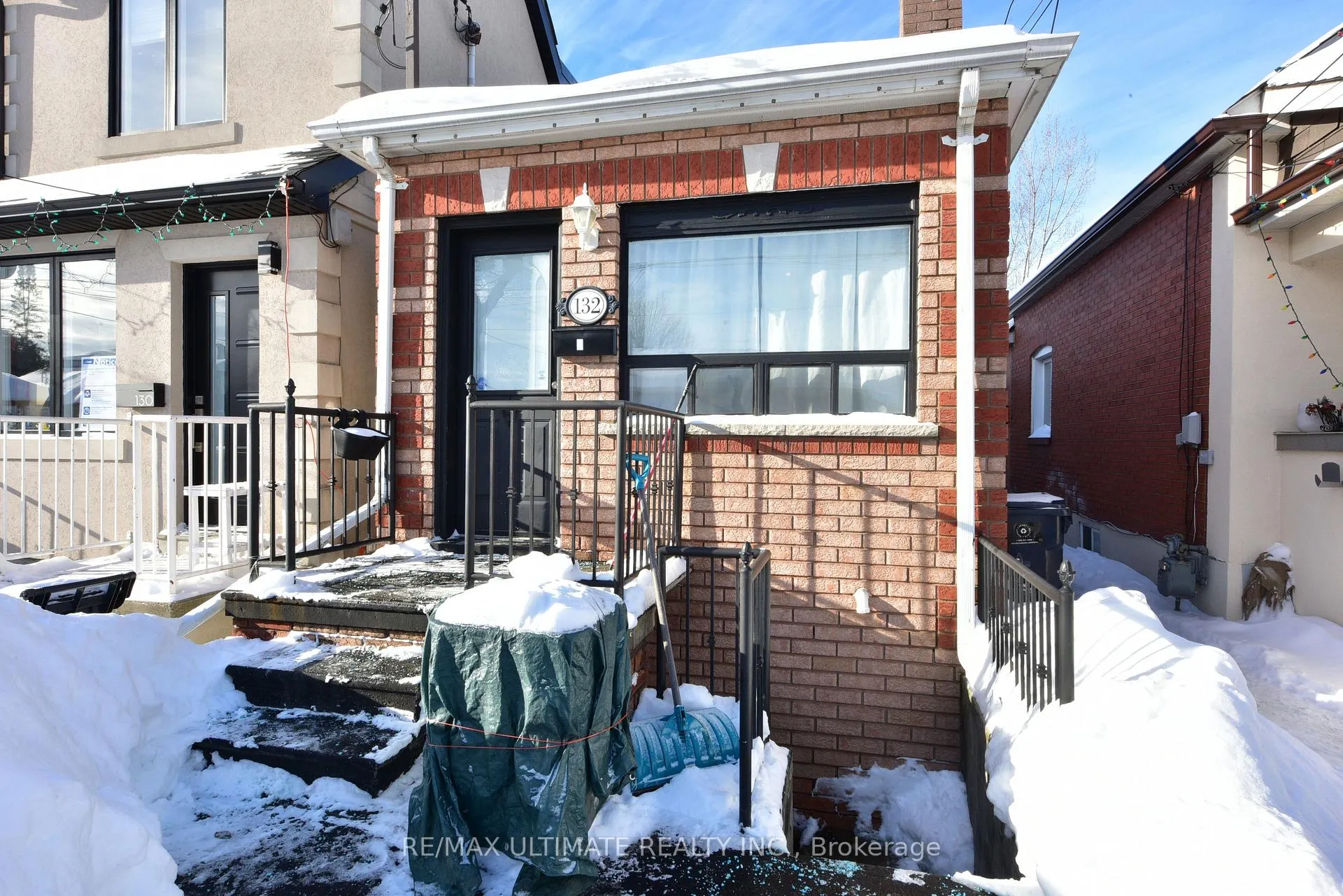 Front of Unit Main Floor, 132 Spears Street