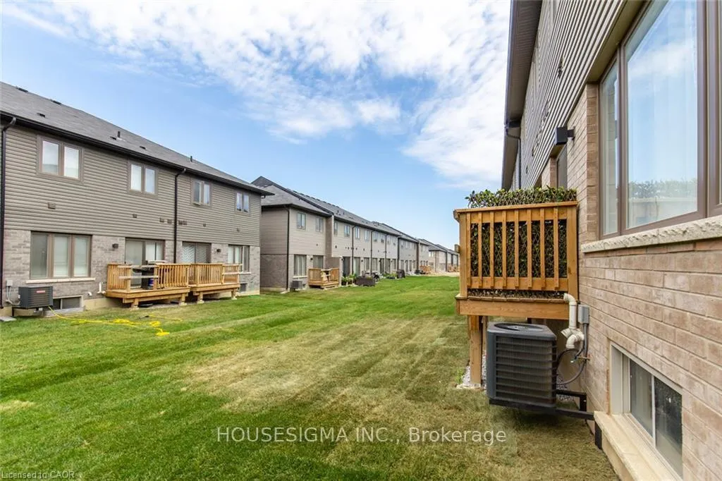 Photo 16 of 59 Greenwich Avenue, Hamilton, Stoney Creek — HOMEH