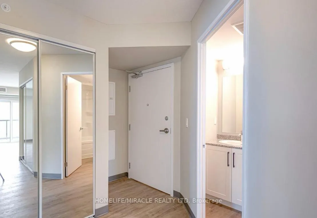 Photo 5 of Unit 711, 595 Strasburg Road, Kitchener, Alpine — HOMEH