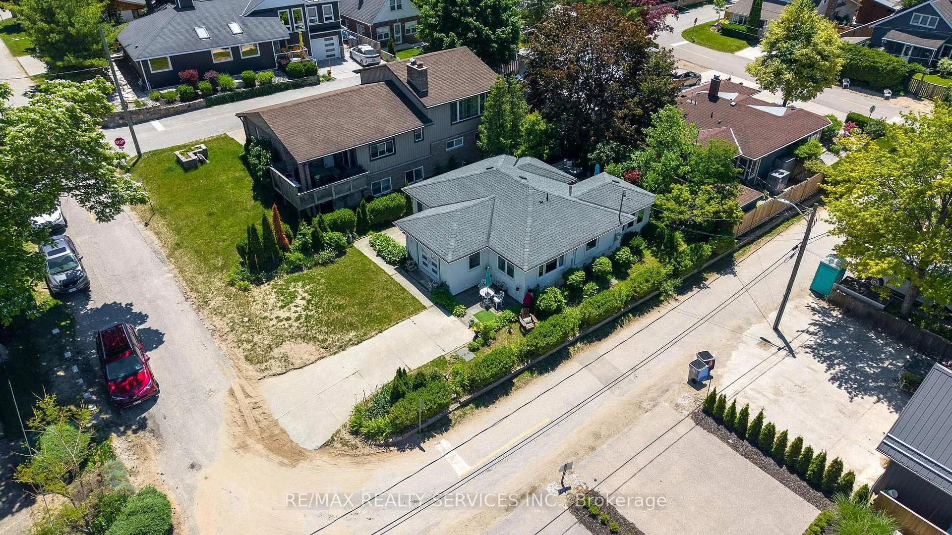 Photo 4 of 70 Oak Street, Lambton Shores, Grand Bend — HOMEH