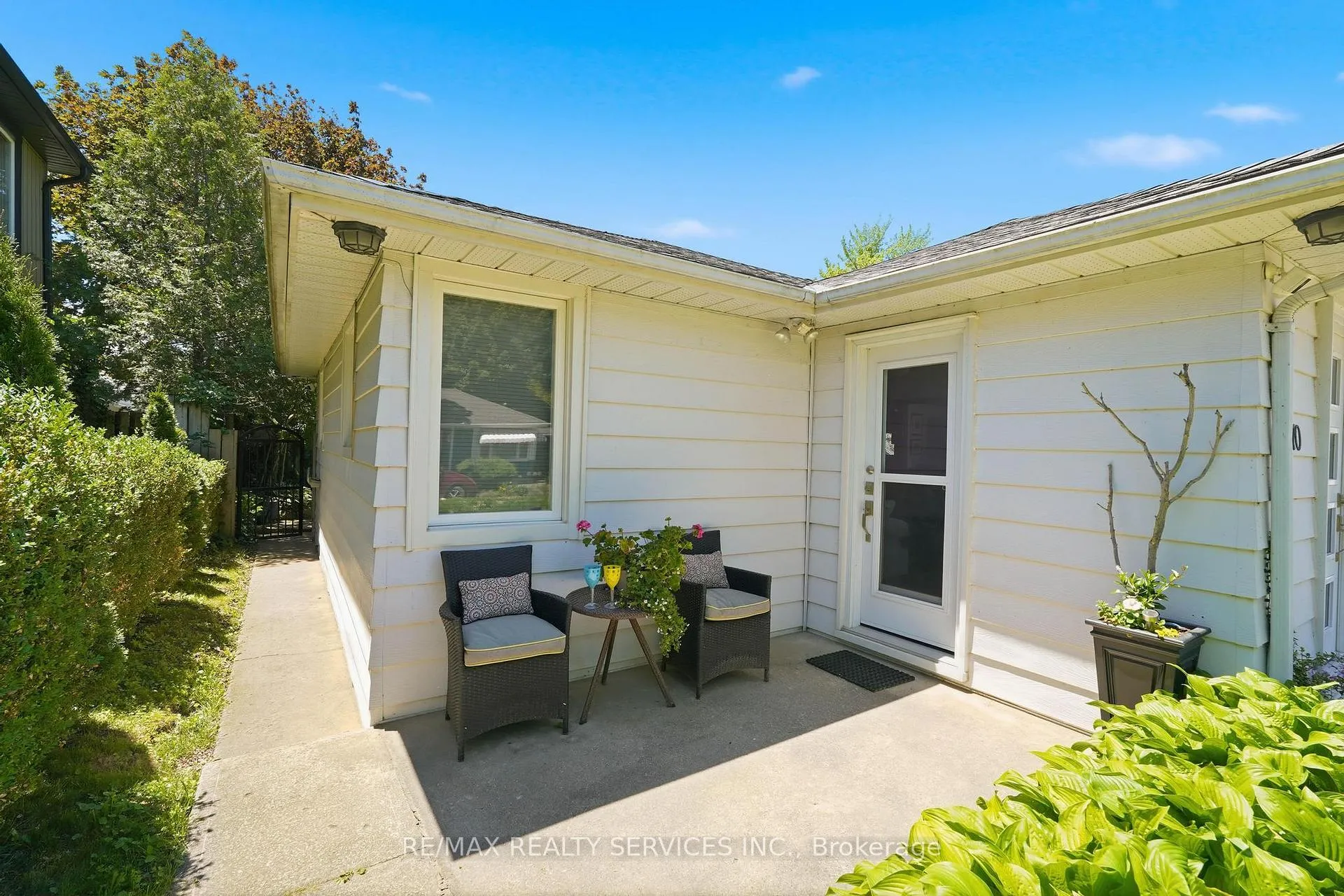 Photo 10 of 70 Oak Street, Lambton Shores, Grand Bend — HOMEH