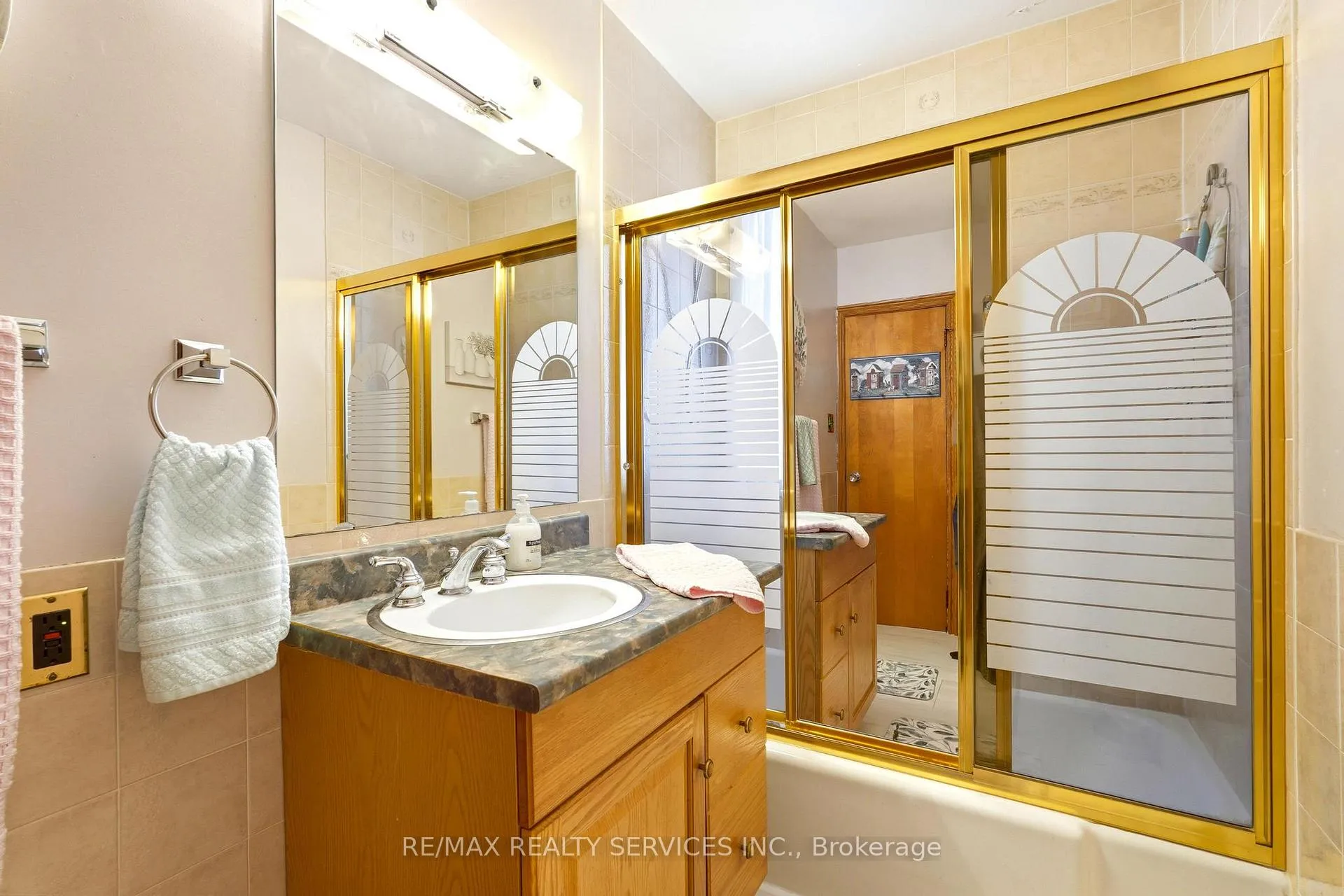 Photo 30 of 70 Oak Street, Lambton Shores, Grand Bend — HOMEH