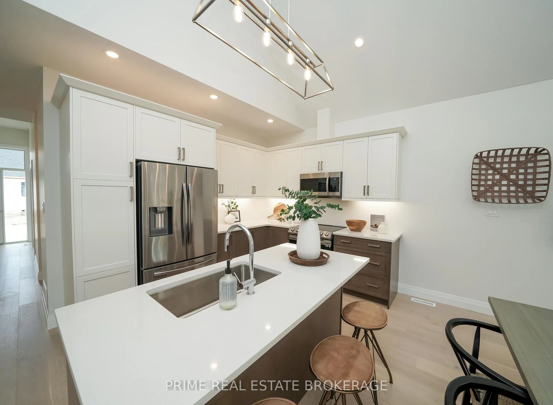 Photo 8 of Unit 6, 62 Compass Trail, Central Elgin, Rural Central Elgin — HOMEH