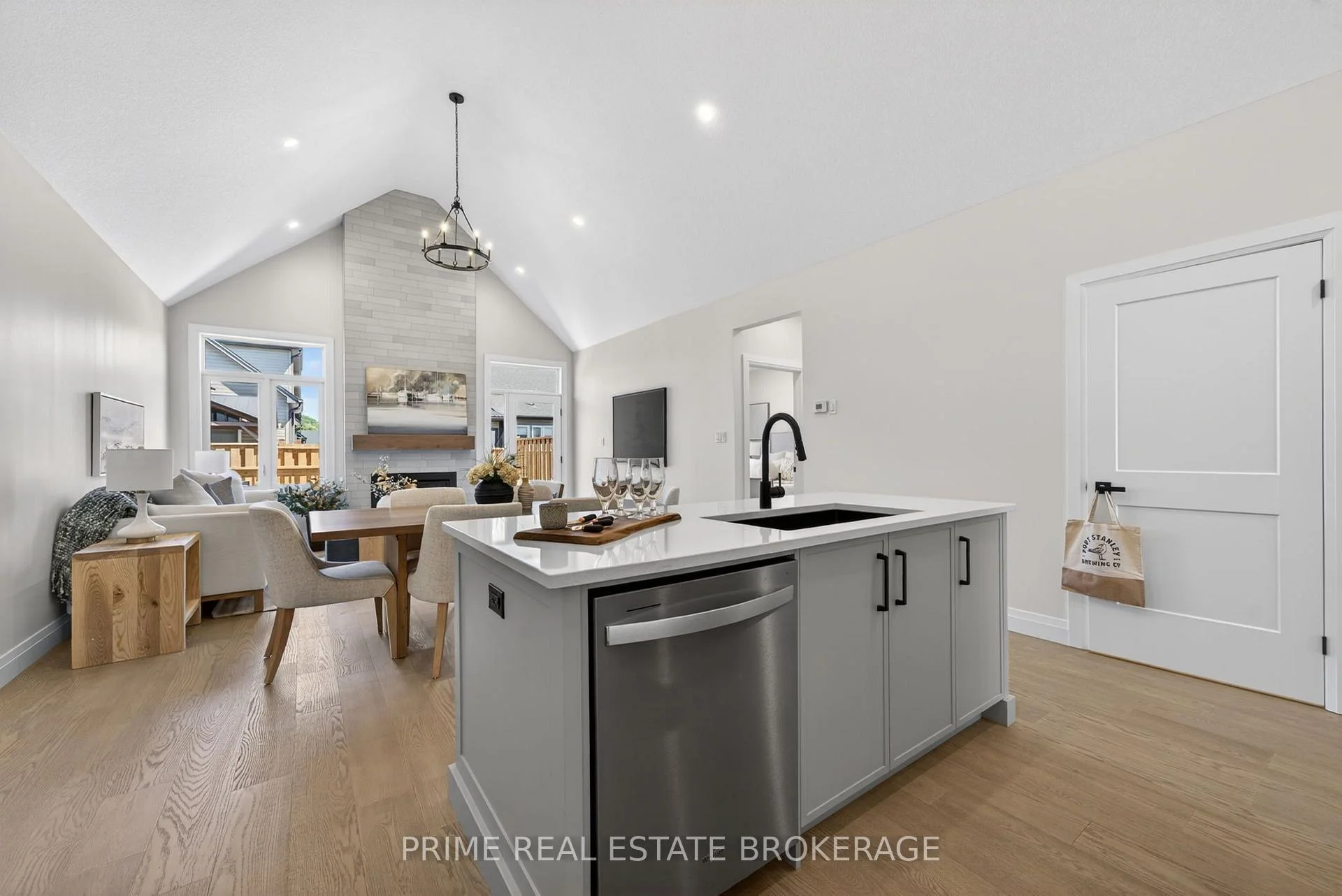 Photo 19 of Unit 6, 62 Compass Trail, Central Elgin, Rural Central Elgin — HOMEH