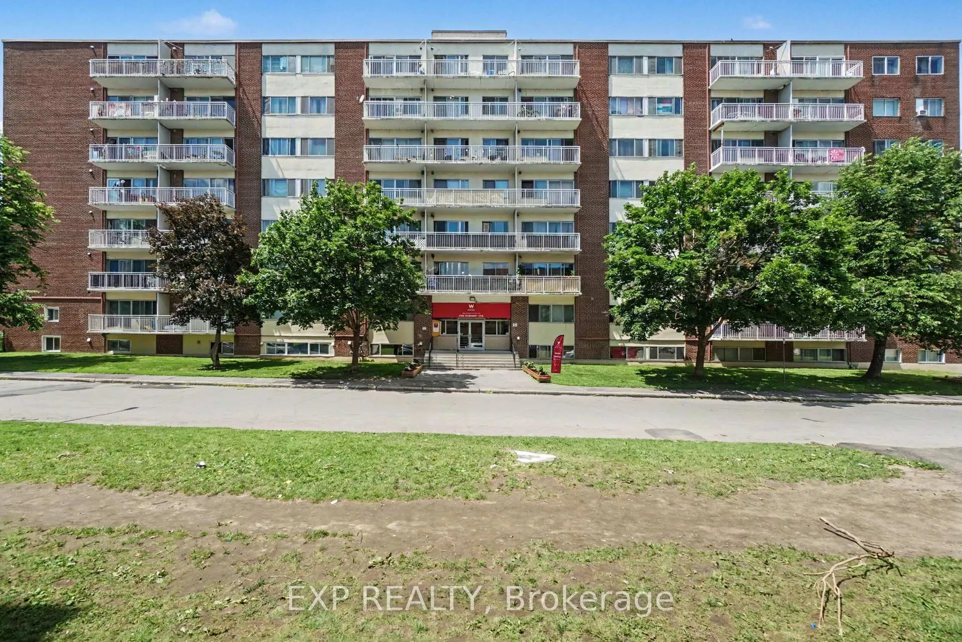 Front of Unit 22, 1435 Morisset Avenue W