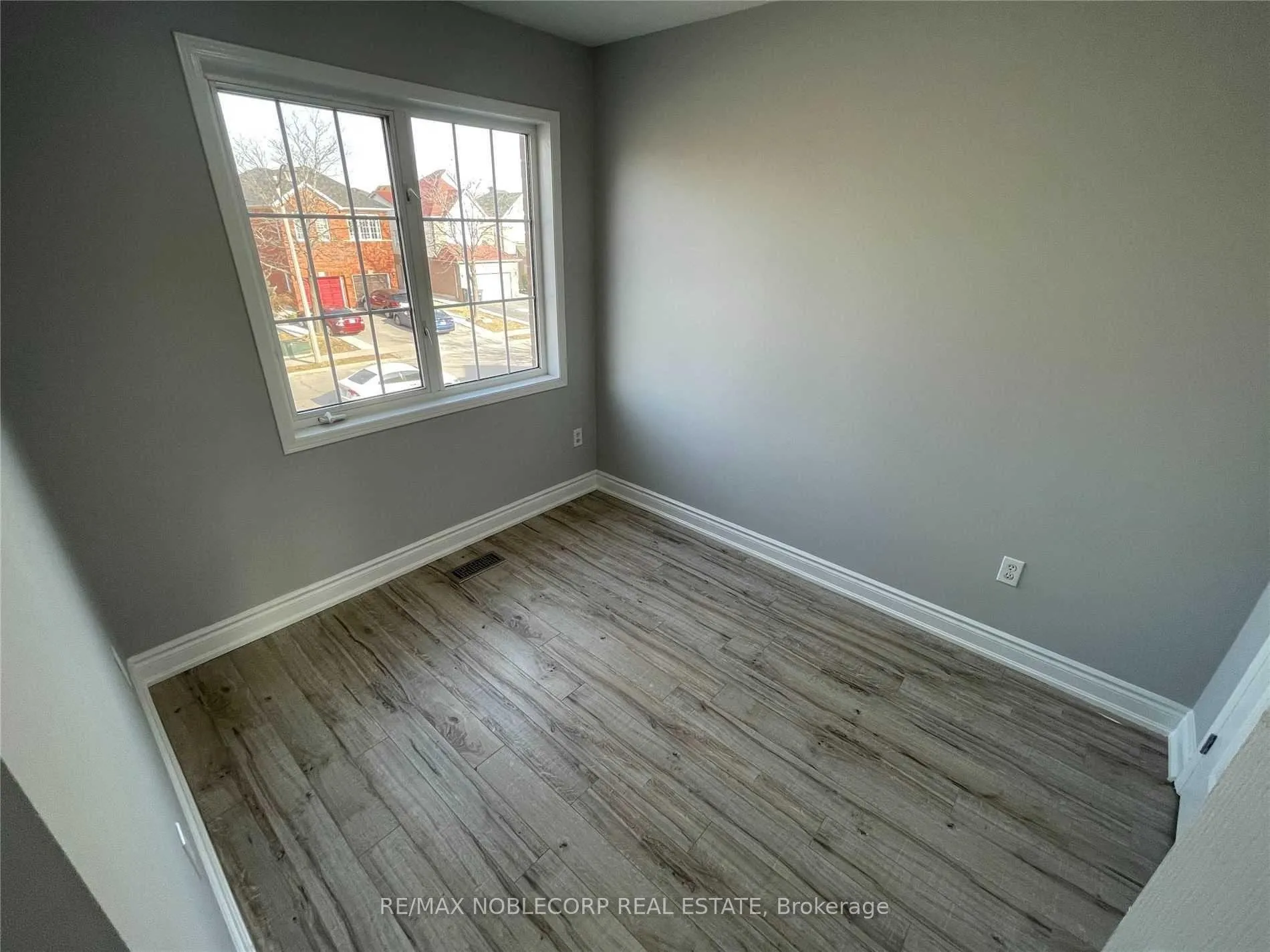 Photo 10 of 14 Cordgrass Crescent, Brampton, Sandringham-Wellington — HOMEH