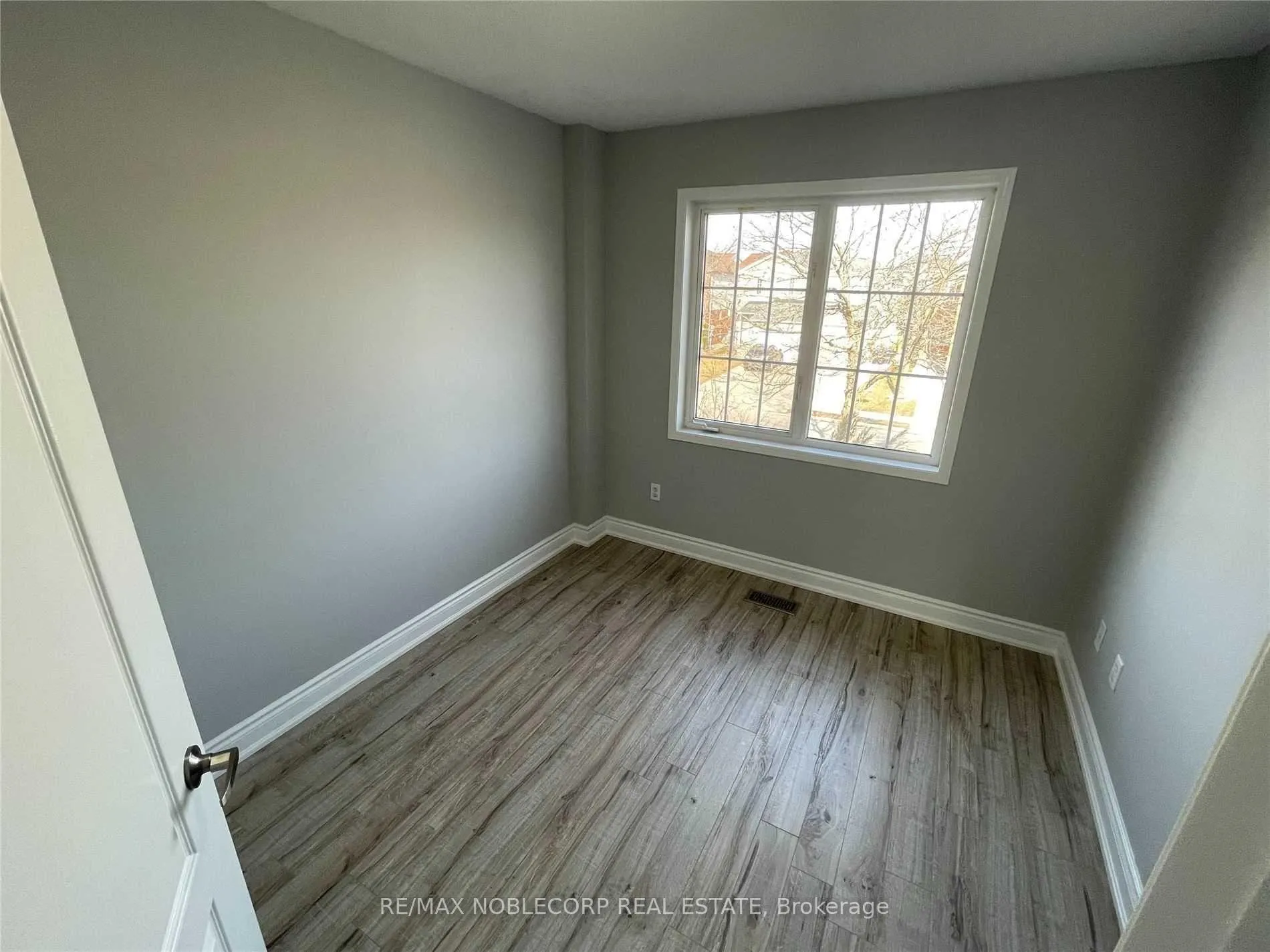 Photo 11 of 14 Cordgrass Crescent, Brampton, Sandringham-Wellington — HOMEH