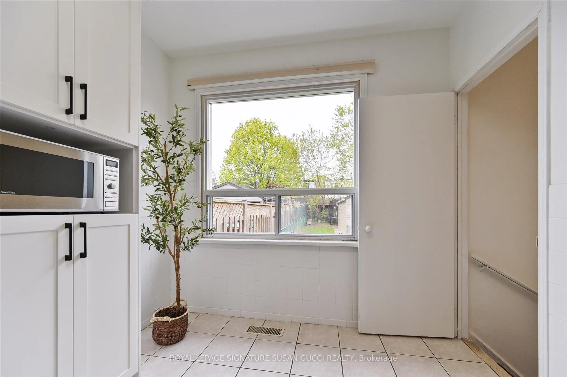 Photo 11 of 510 Glebeholme Boulevard, Toronto, Danforth — HOMEH
