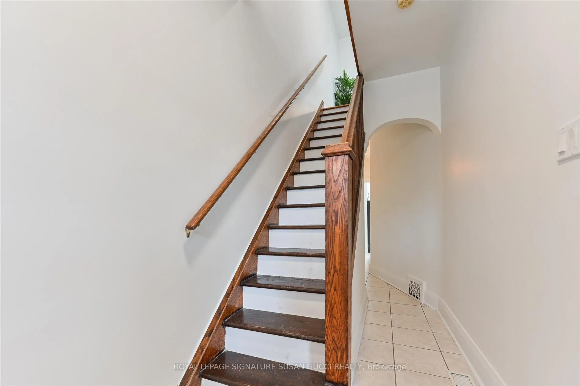 Photo 14 of 510 Glebeholme Boulevard, Toronto, Danforth — HOMEH