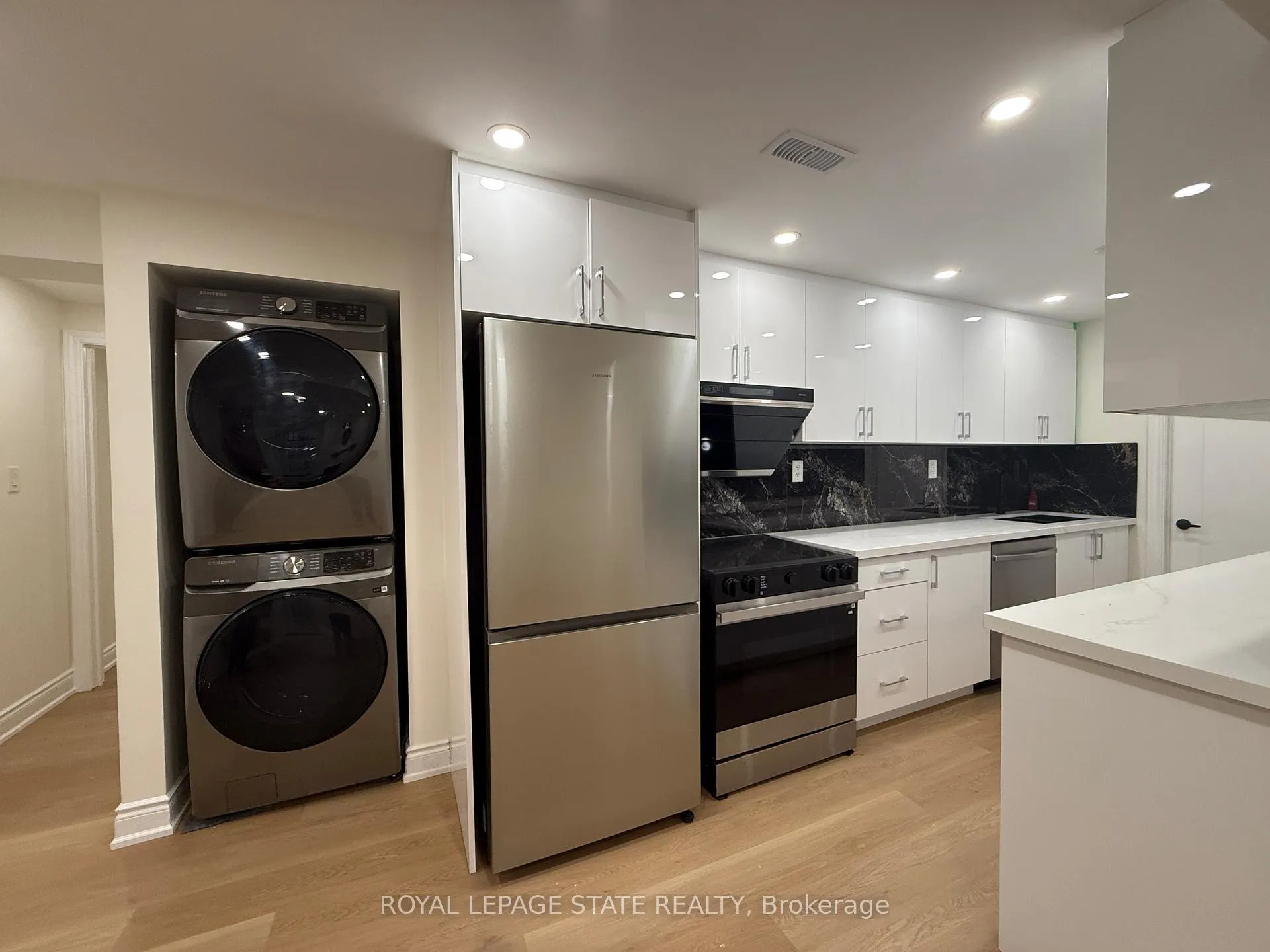 Photo 8 of Unit LOWER UNIT, 4 Waterside Drive, Hamilton, Winona Park — HOMEH
