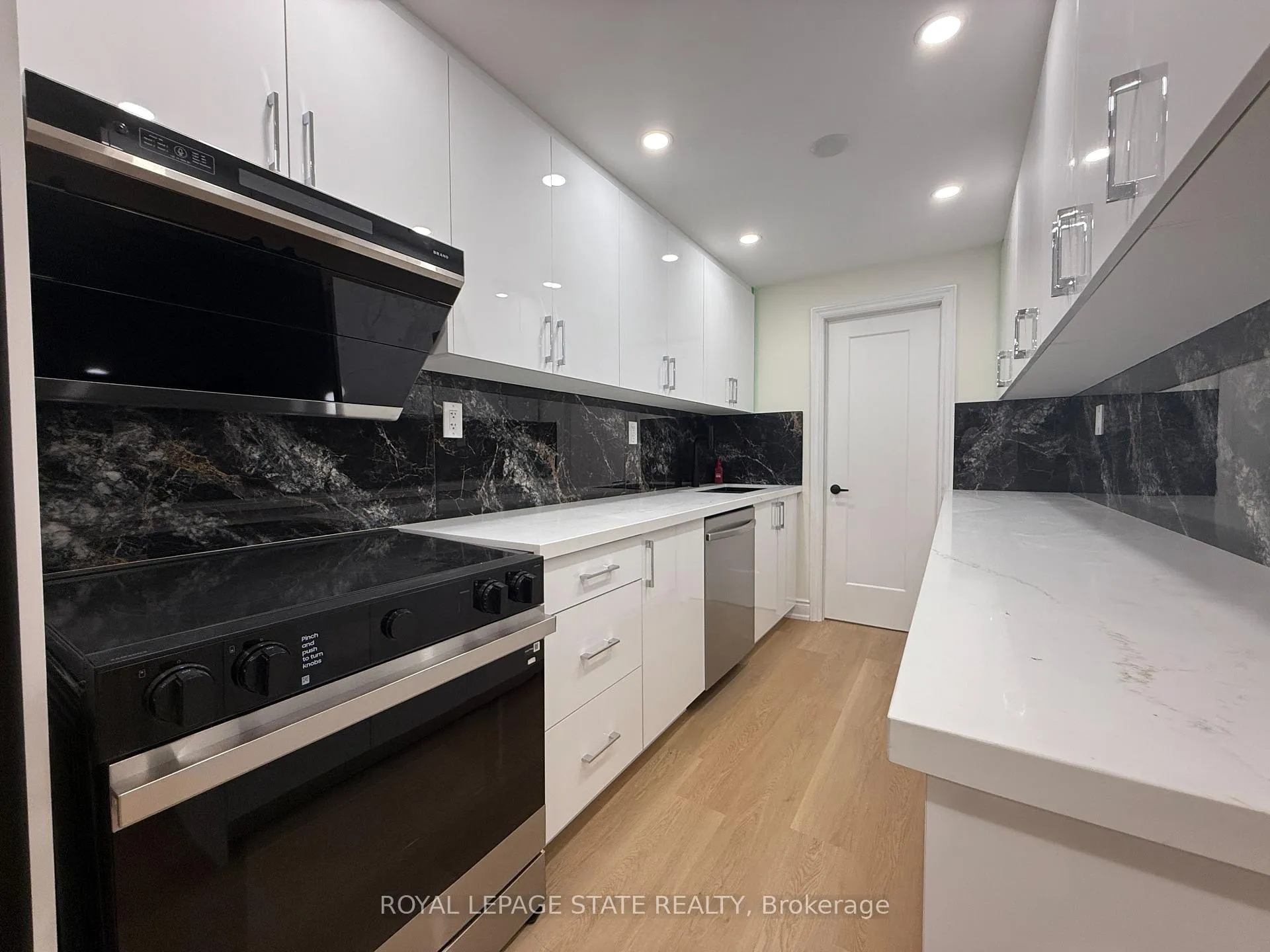 Photo 9 of Unit LOWER UNIT, 4 Waterside Drive, Hamilton, Winona Park — HOMEH