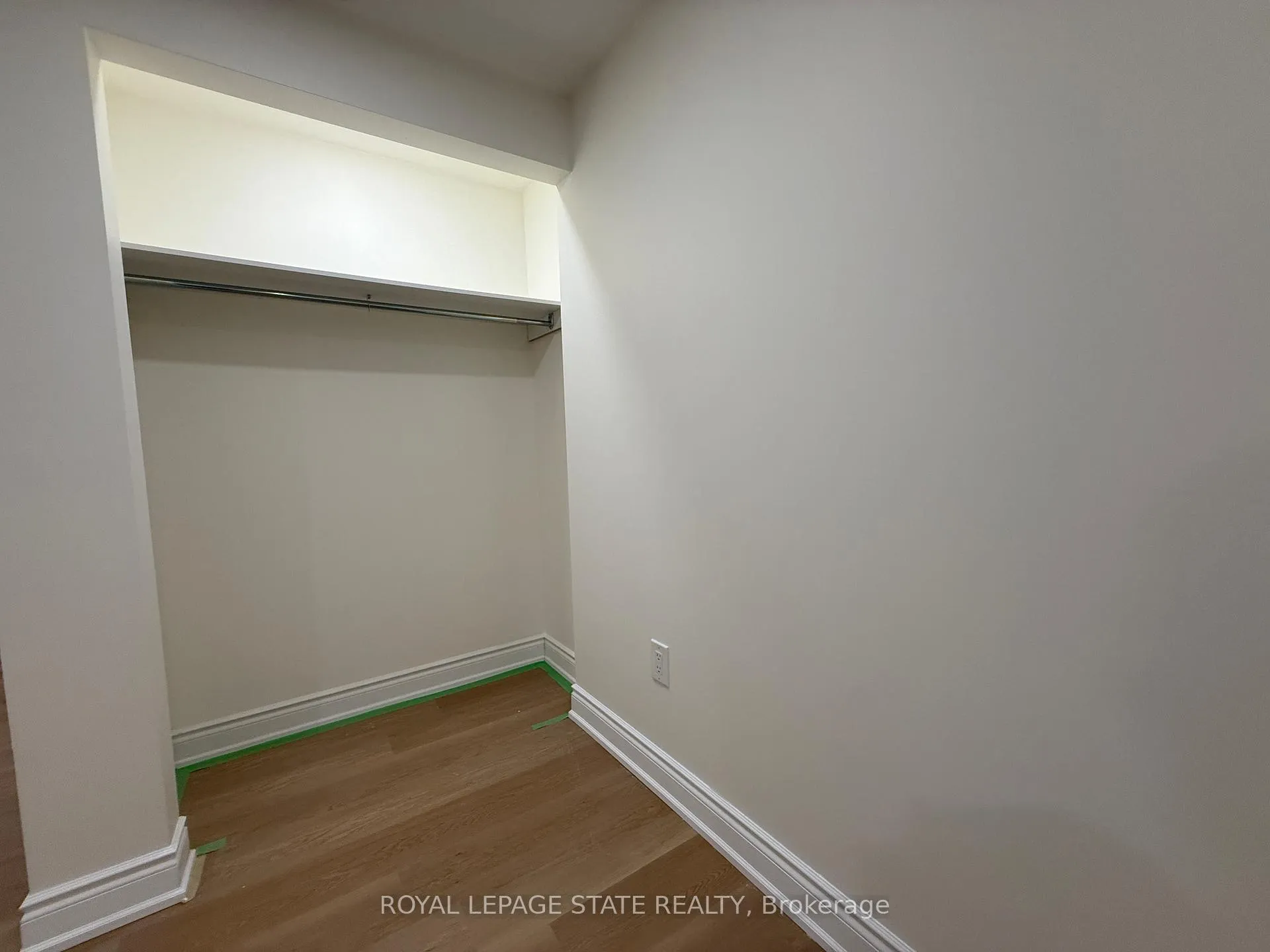 Photo 13 of Unit LOWER UNIT, 4 Waterside Drive, Hamilton, Winona Park — HOMEH