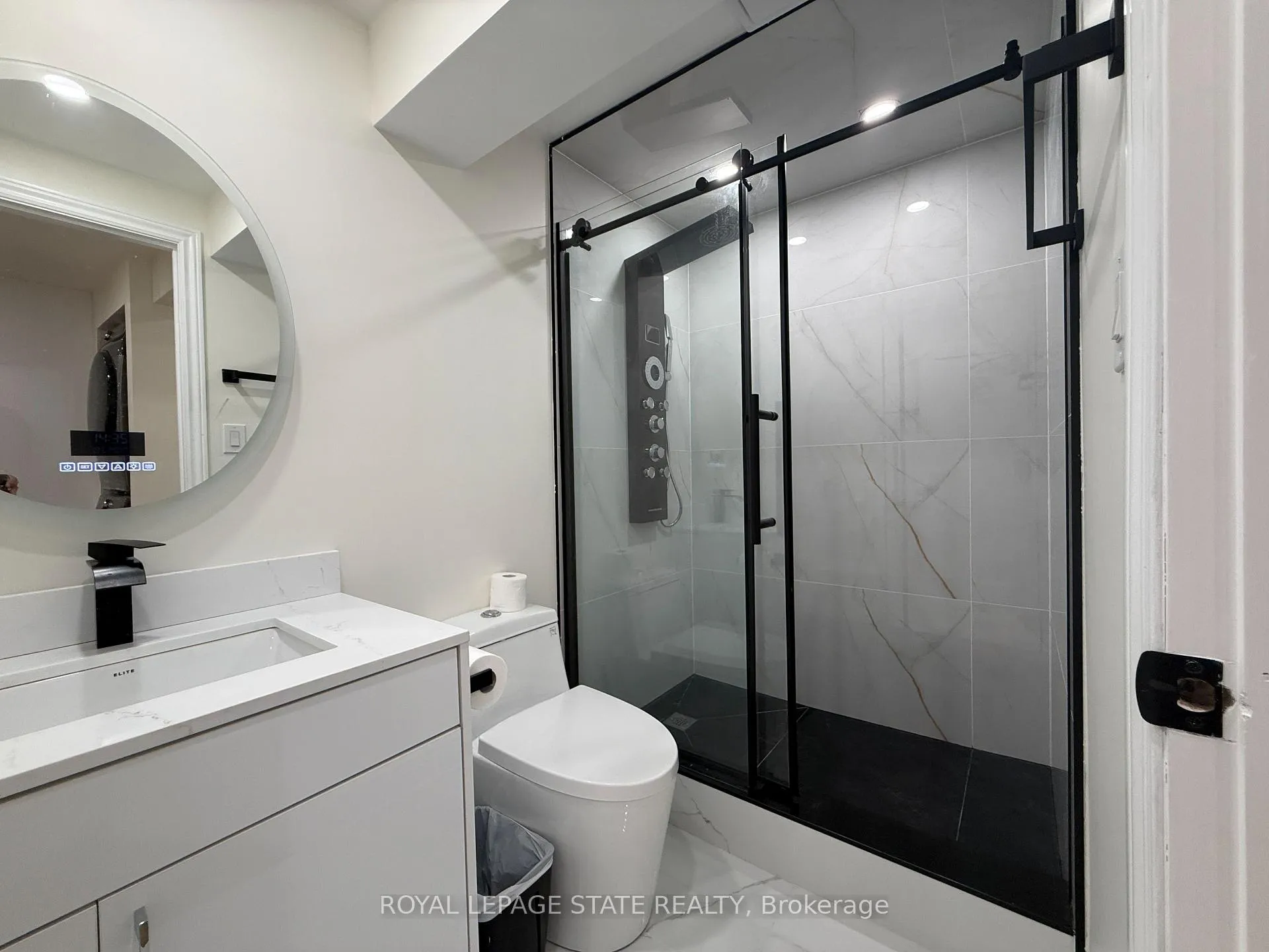 Photo 14 of Unit LOWER UNIT, 4 Waterside Drive, Hamilton, Winona Park — HOMEH