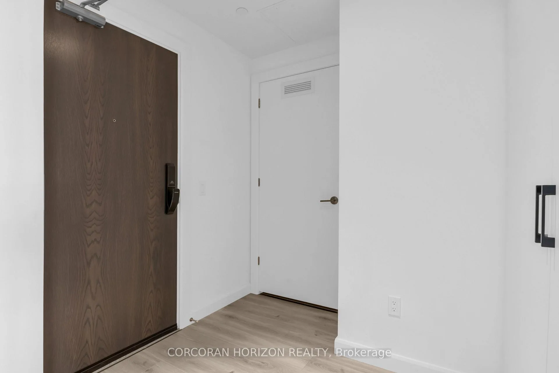 Photo 8 of Unit 1708, 741 King Street W, Kitchener — HOMEH