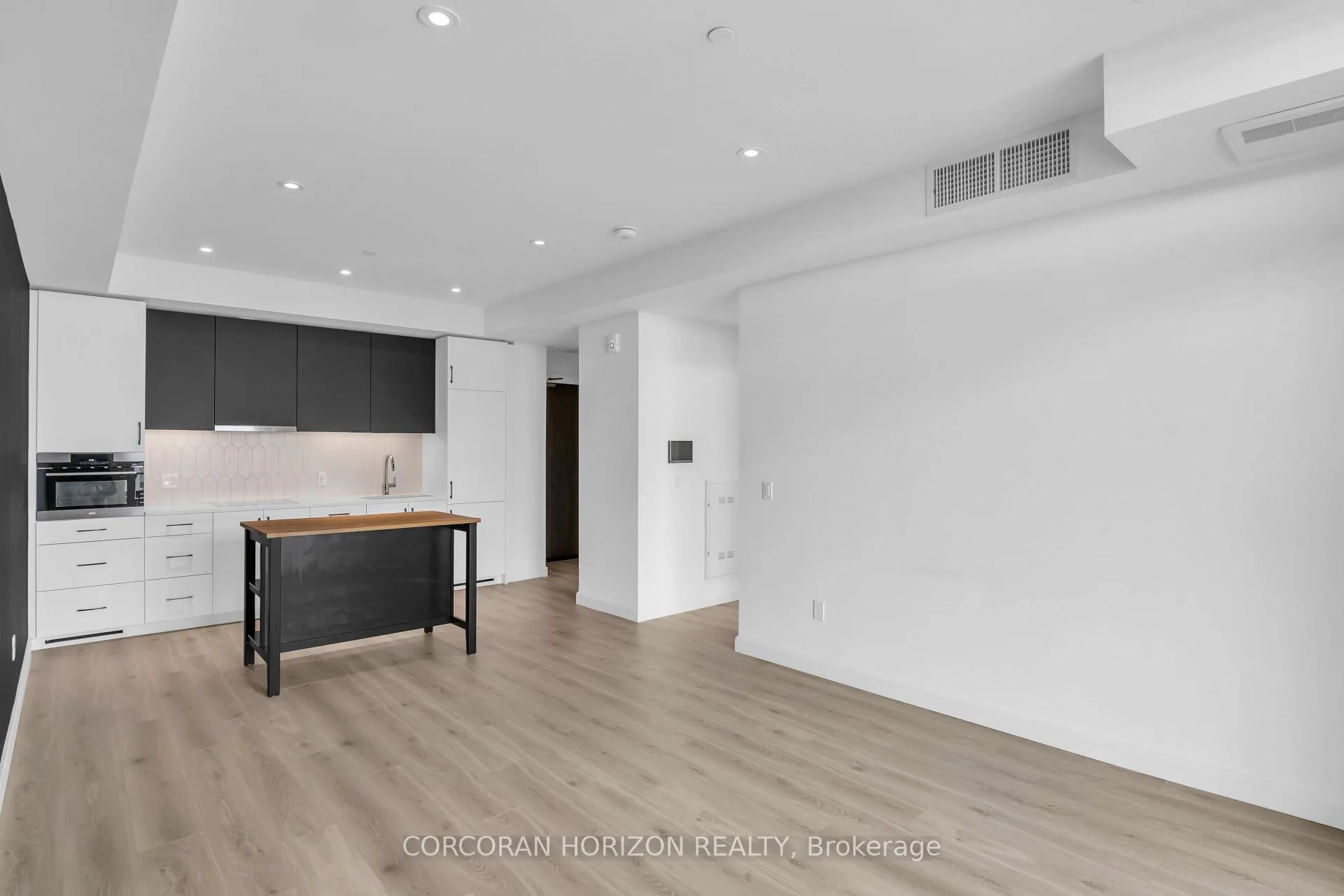 Photo 11 of Unit 1708, 741 King Street W, Kitchener — HOMEH